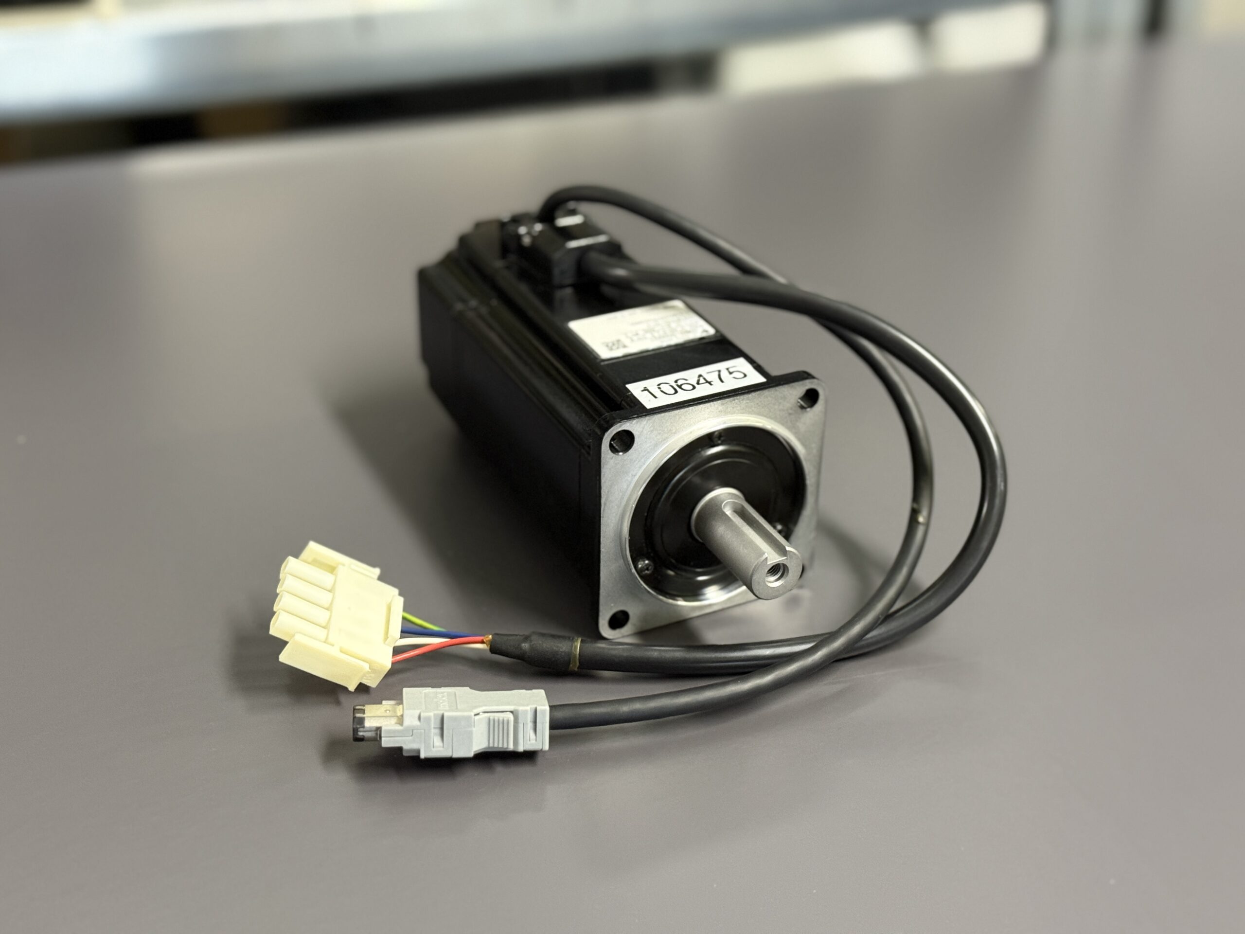 Yaskawa SGMAH-04AAA21 Servo Motor Hauptbild