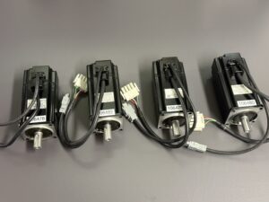 Yaskawa SGMAH-04AAA21 und SGMAH-04AAA21 Servo Motor Ansicht von oben