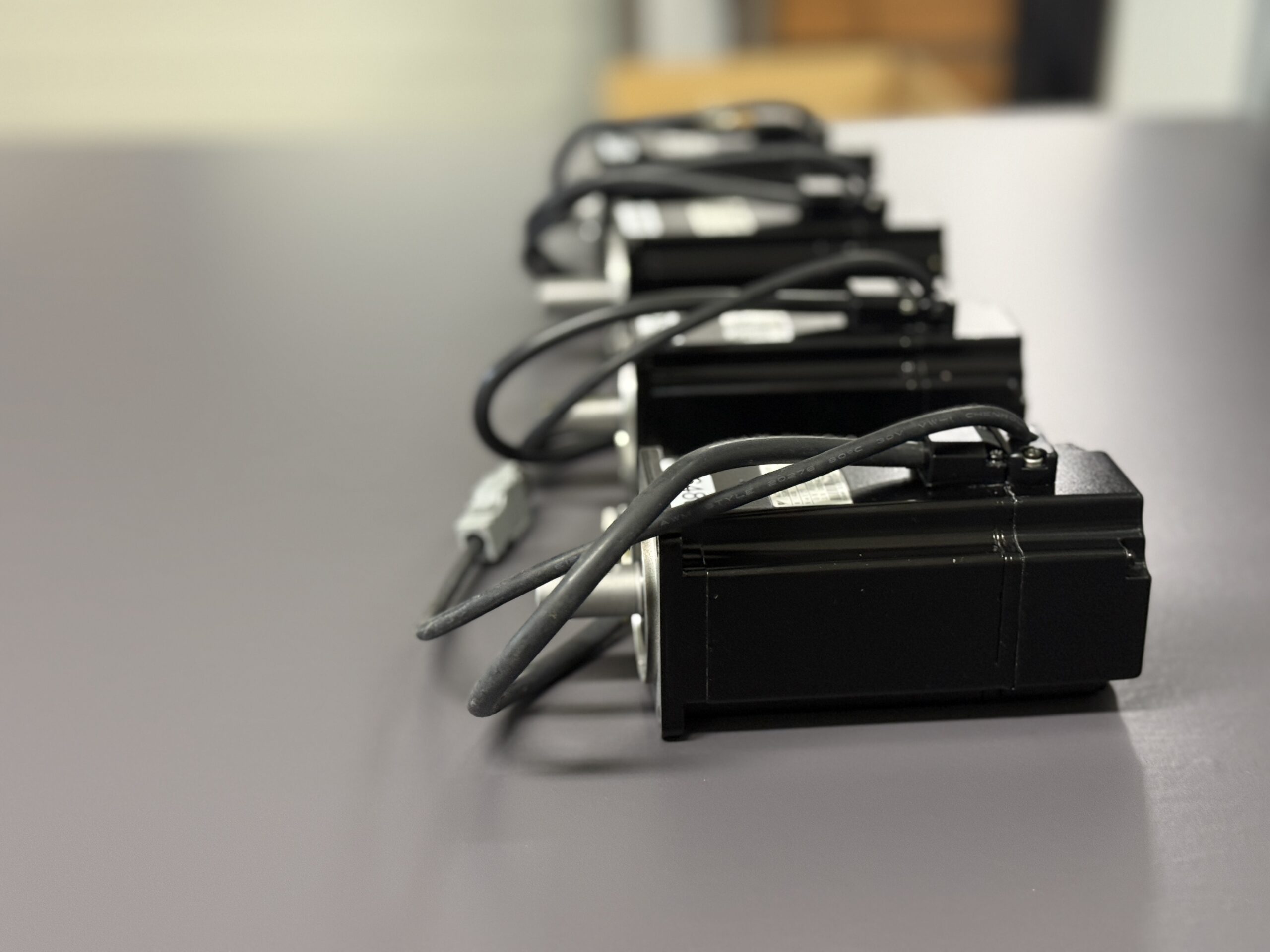 Yaskawa SGMAH-04AAA21 und SGMAH-04AAA21 Servo Motor Seite 4