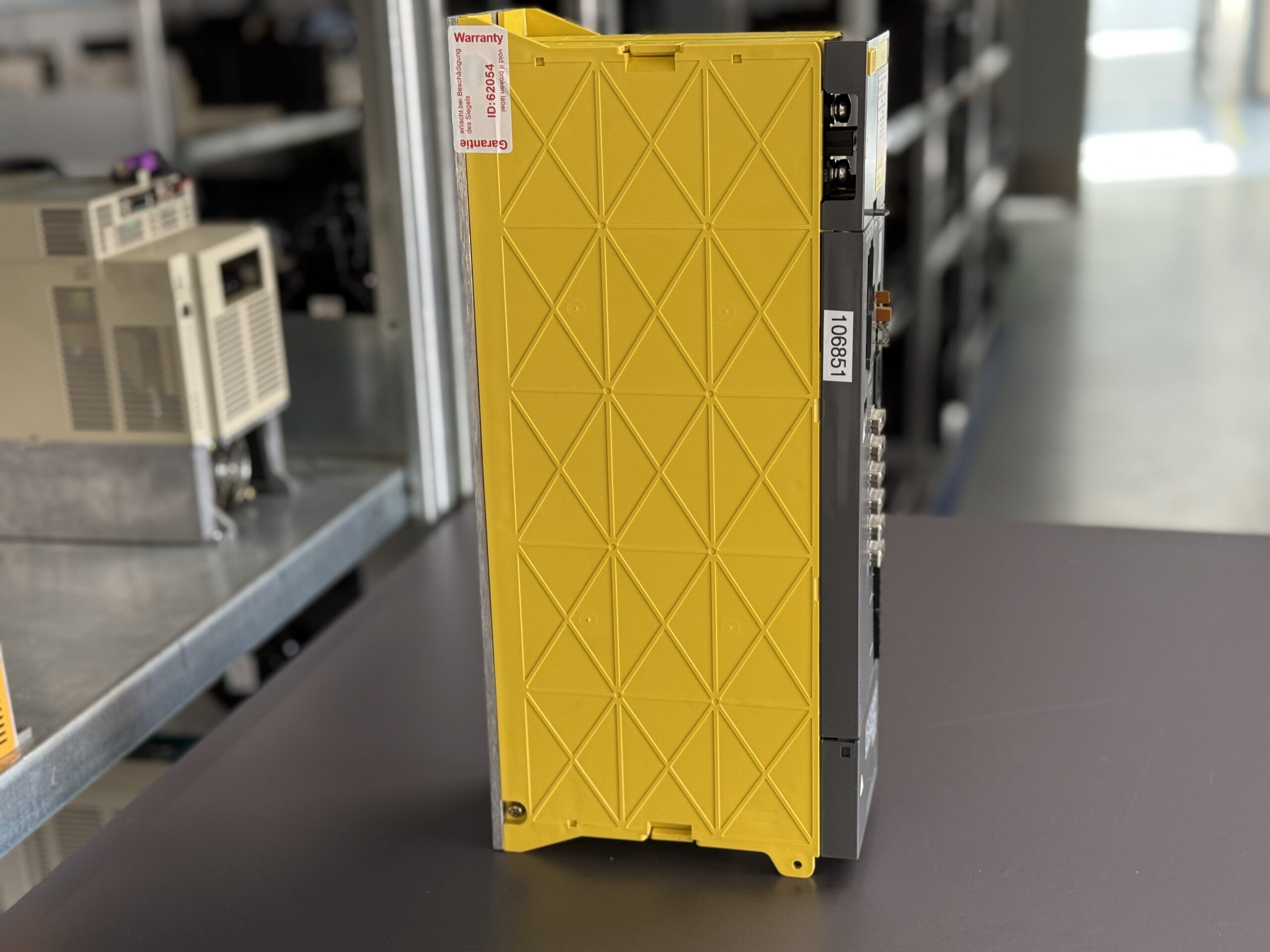 Fanuc A06b-6096-H301 AC Servo Amplifier Seite 2