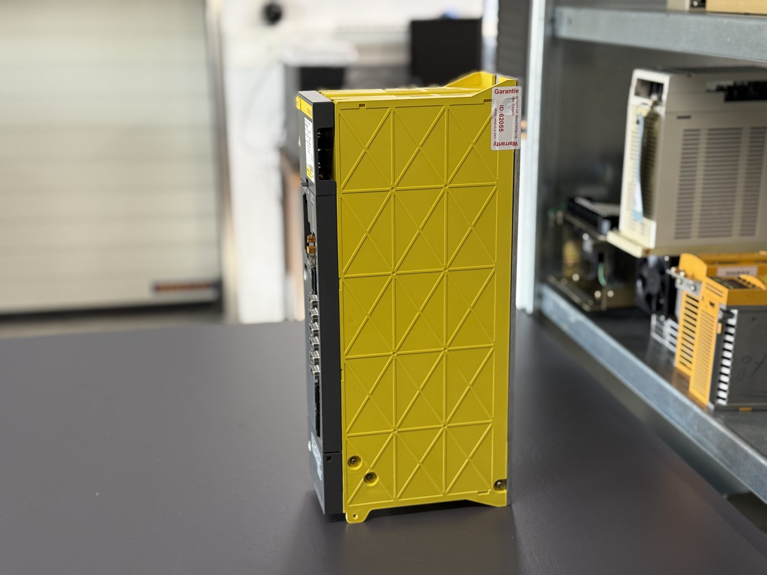 Fanuc A06b-6096-H301 AC Servo Amplifier Seite1