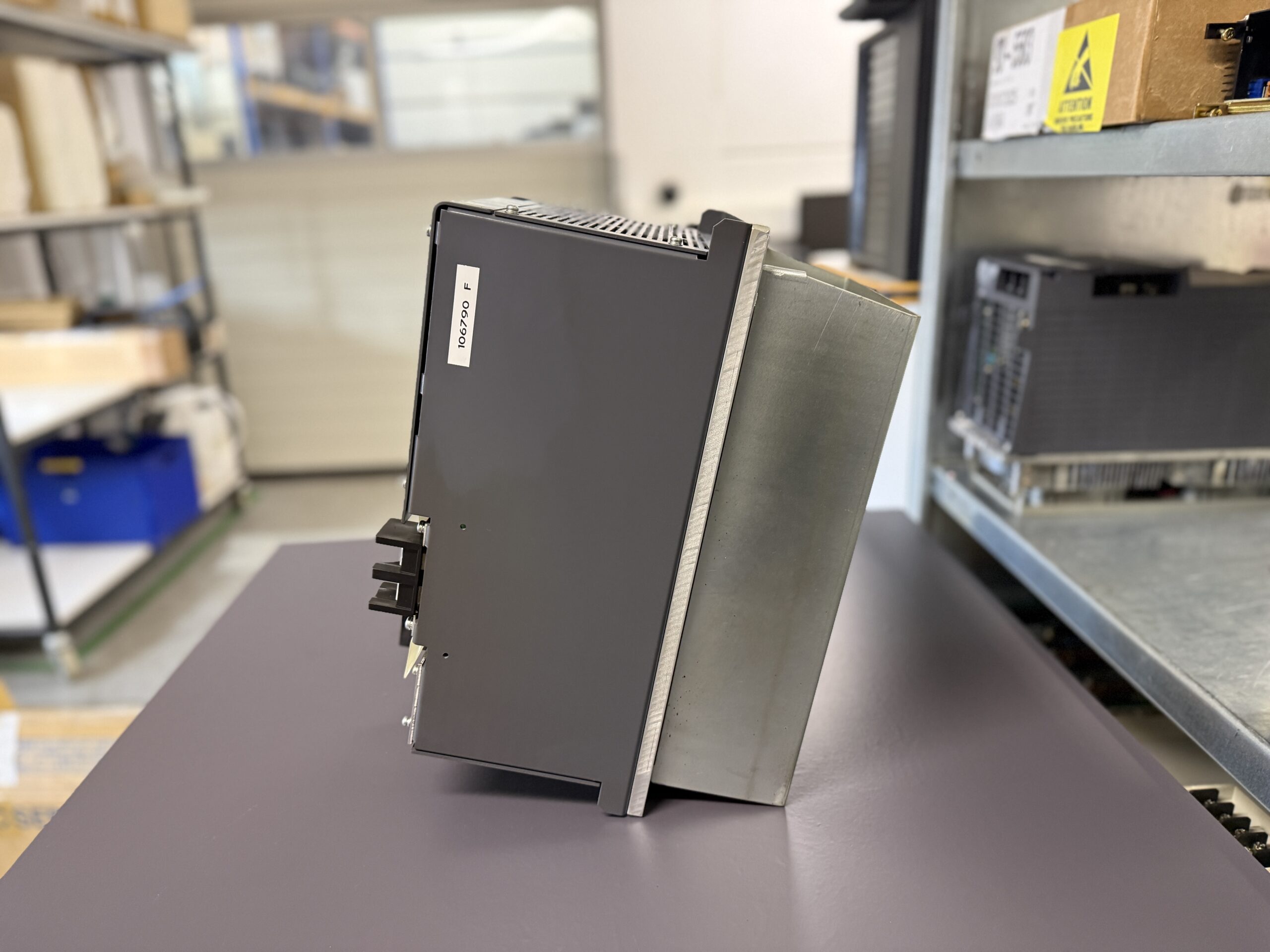 Mitsubishi Spindle Drive Unit MDS-DH-SP-200 Seite 2