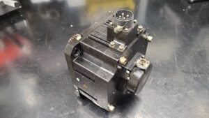 Mitsubishi AC Servo Motor HF-SP2024JKW04 vor der Reparatur 1