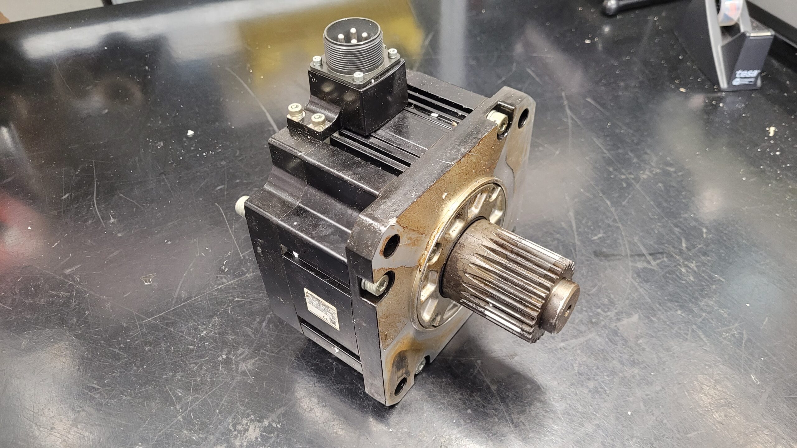 Mitsubishi AC Servo Motor HF-SP2024JKW04 vor der Reparatur 2