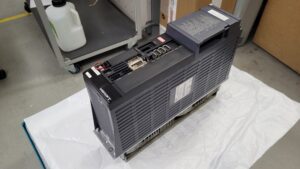 Mitsubishi MDS-DH2-V2-8080 Servo Drive Unit vor der Reparatur 2