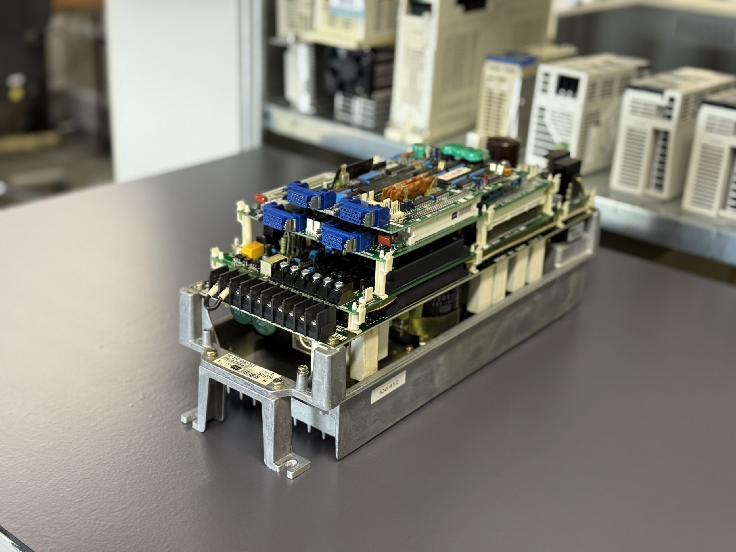 Mitsubishi MR-S12-80B-Z33 Servo Drive Seite 3