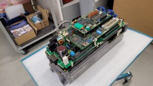 Mitsubishi MR-S12-80B-Z33 Servo Drive vor der Reparatur 2
