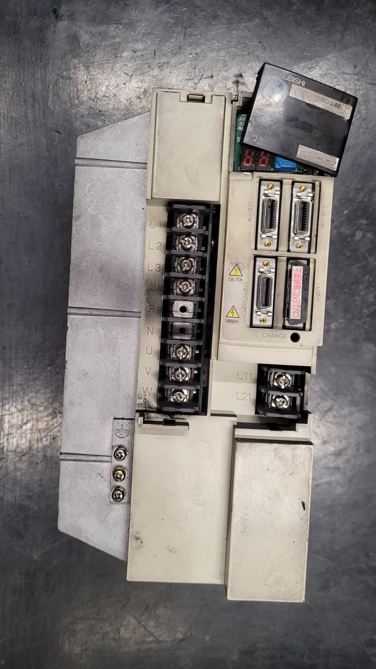 Mitsubishi Spindle Drive Unit MDS-B-SPJ2-55 vor der reparatur