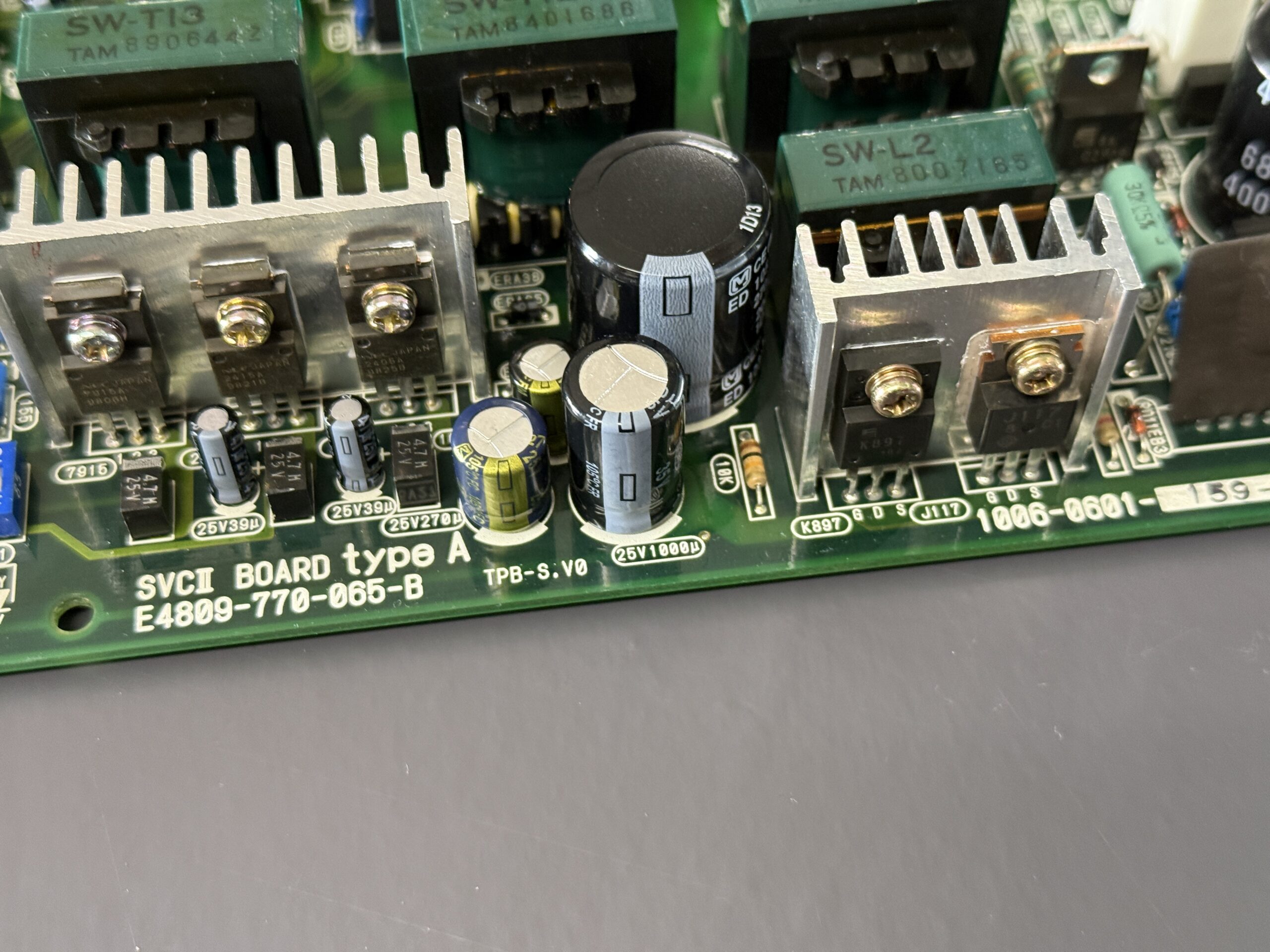 Okuma E4809-770-065-B Drive Board Typenschild