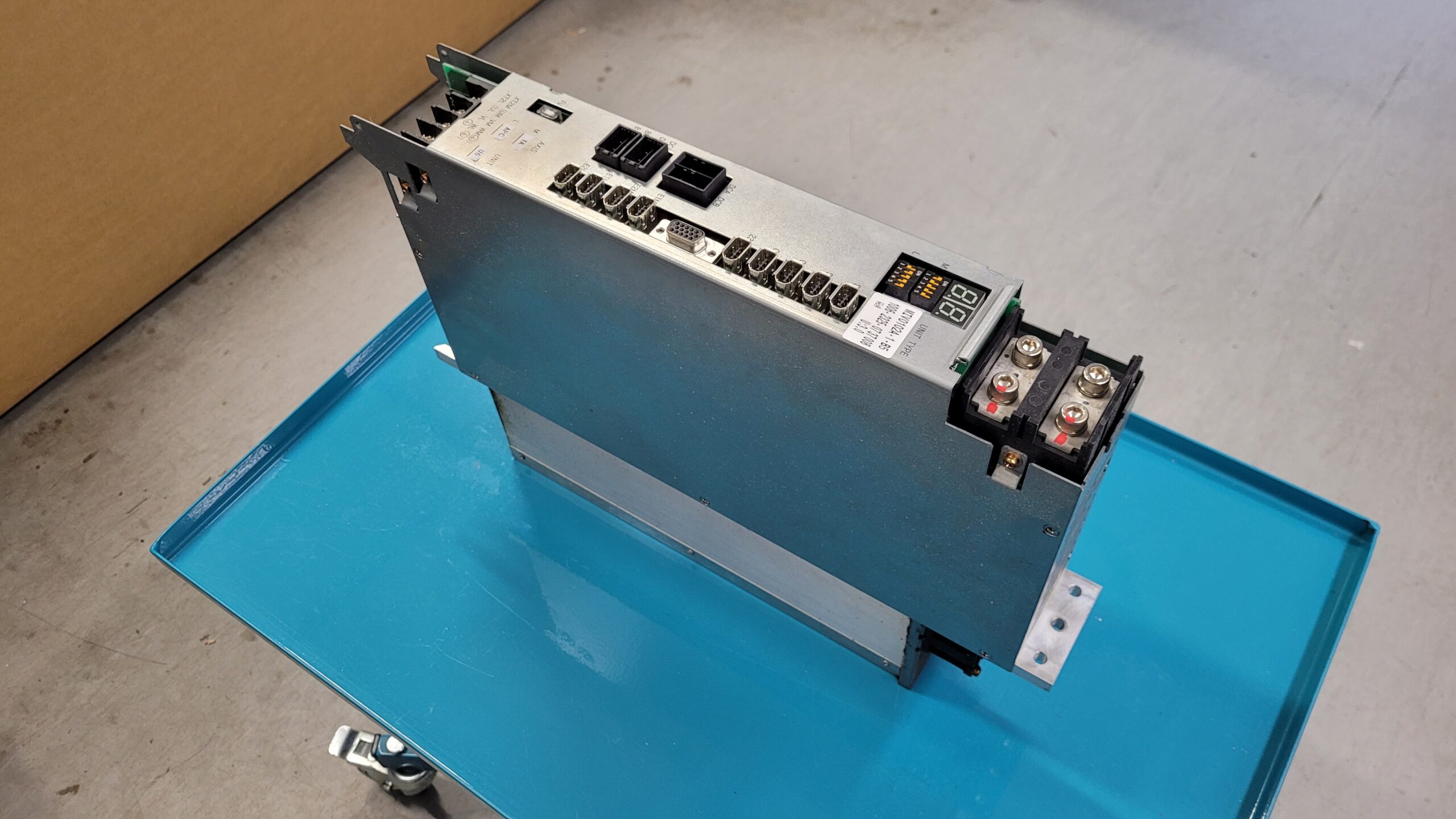 Okuma Servo Drive Unit MIV0102A-1-B5 or 1006-2325 vor der Reparatur 2