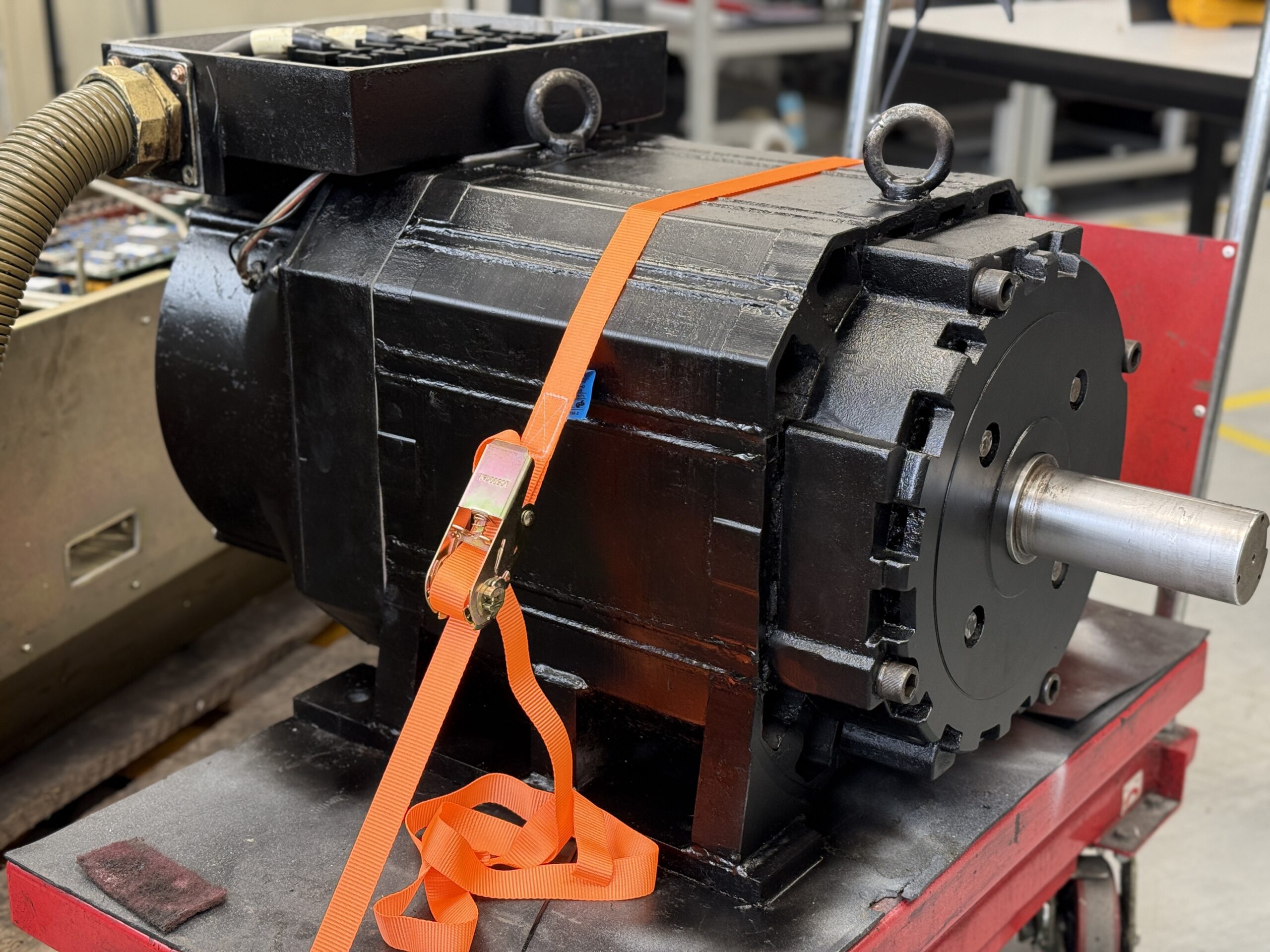 Okuma VAC-YMM45-37R-112 Spindel Motor Nach der Reparatur