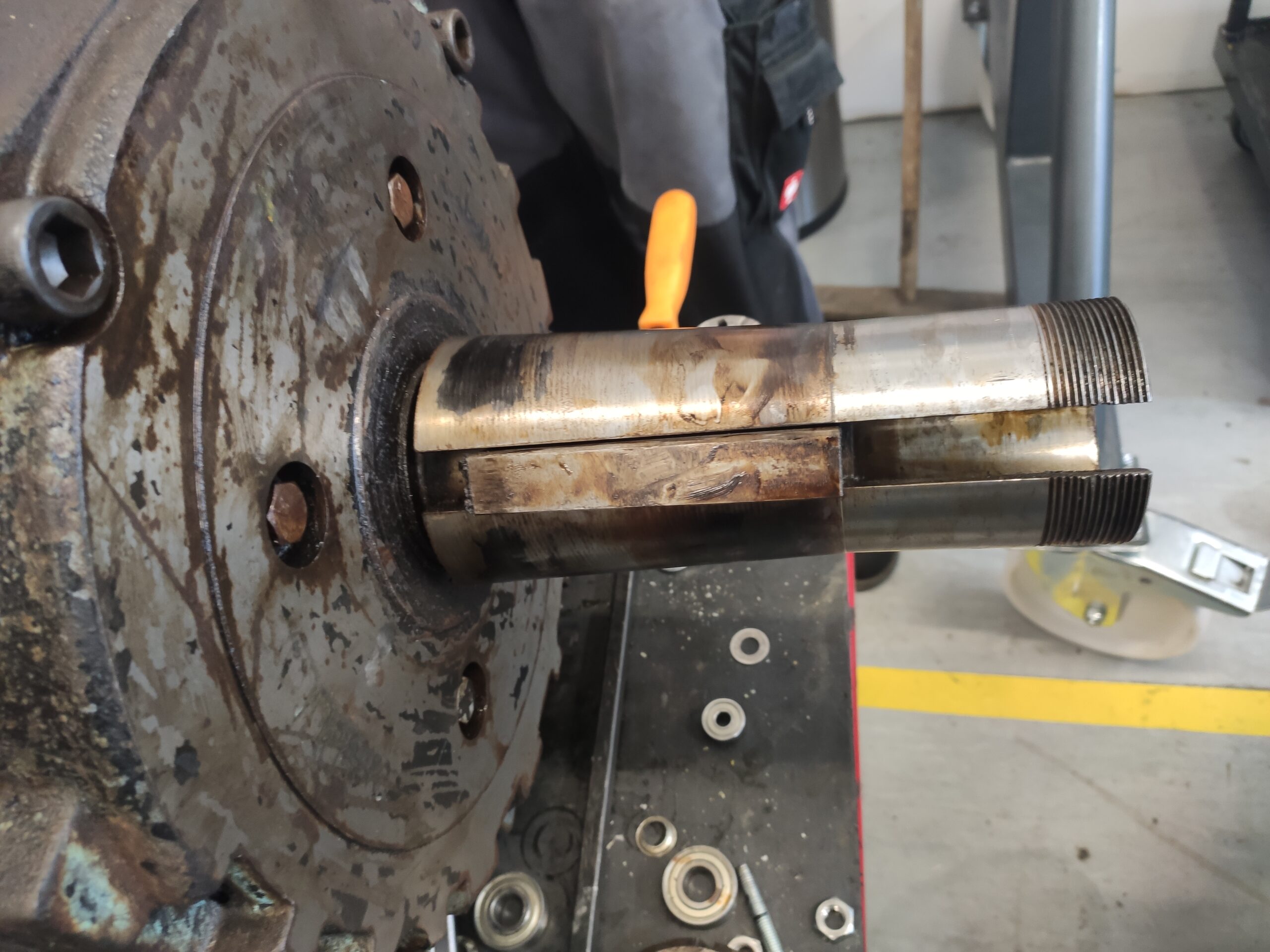 Okuma VAC-YMM45-37R-112 Spindel Motor vor der Reparatur 2