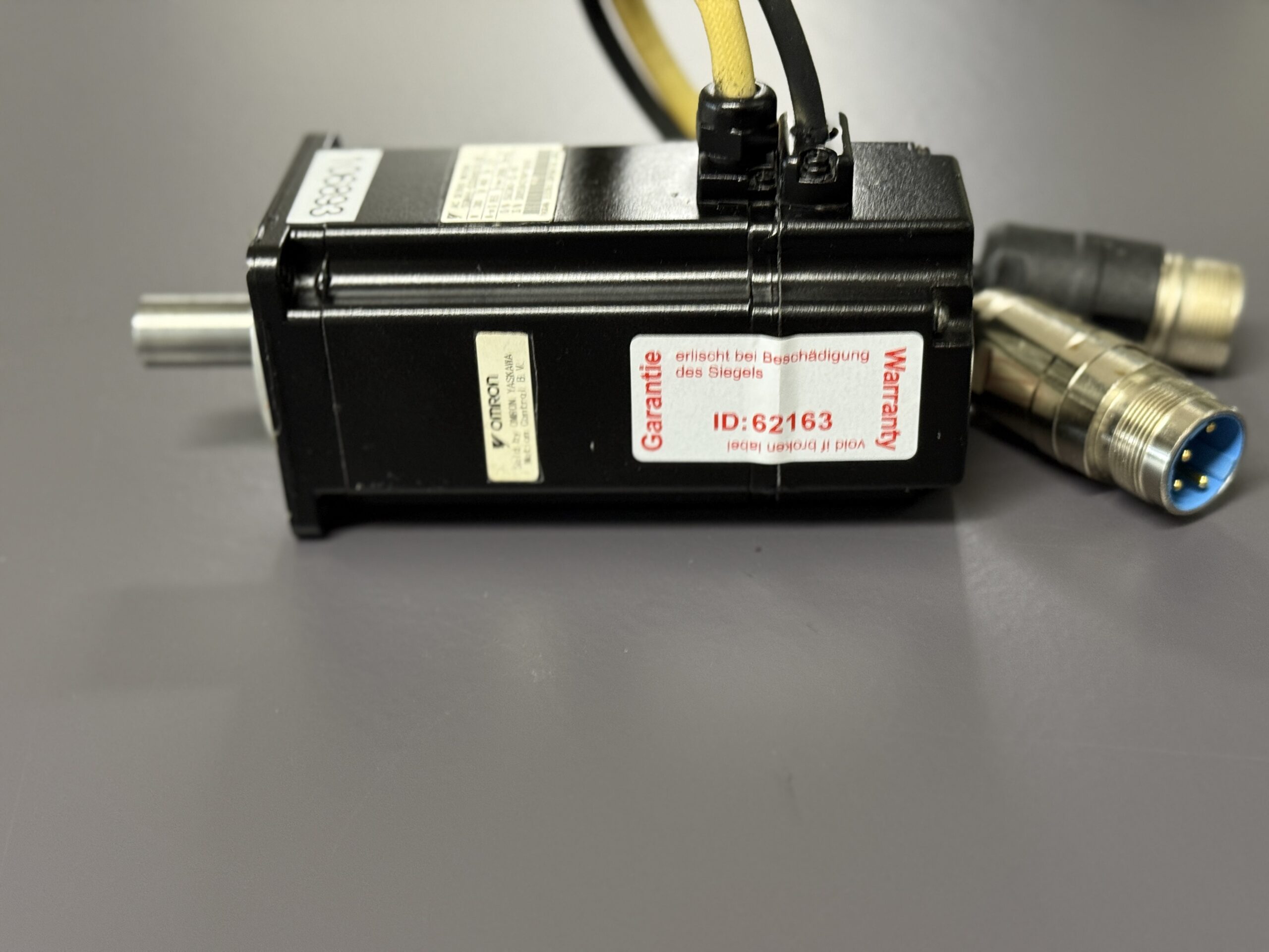 Yaskawa AC Servo Motor SGMAH-03DAA61D-OY Seite 2