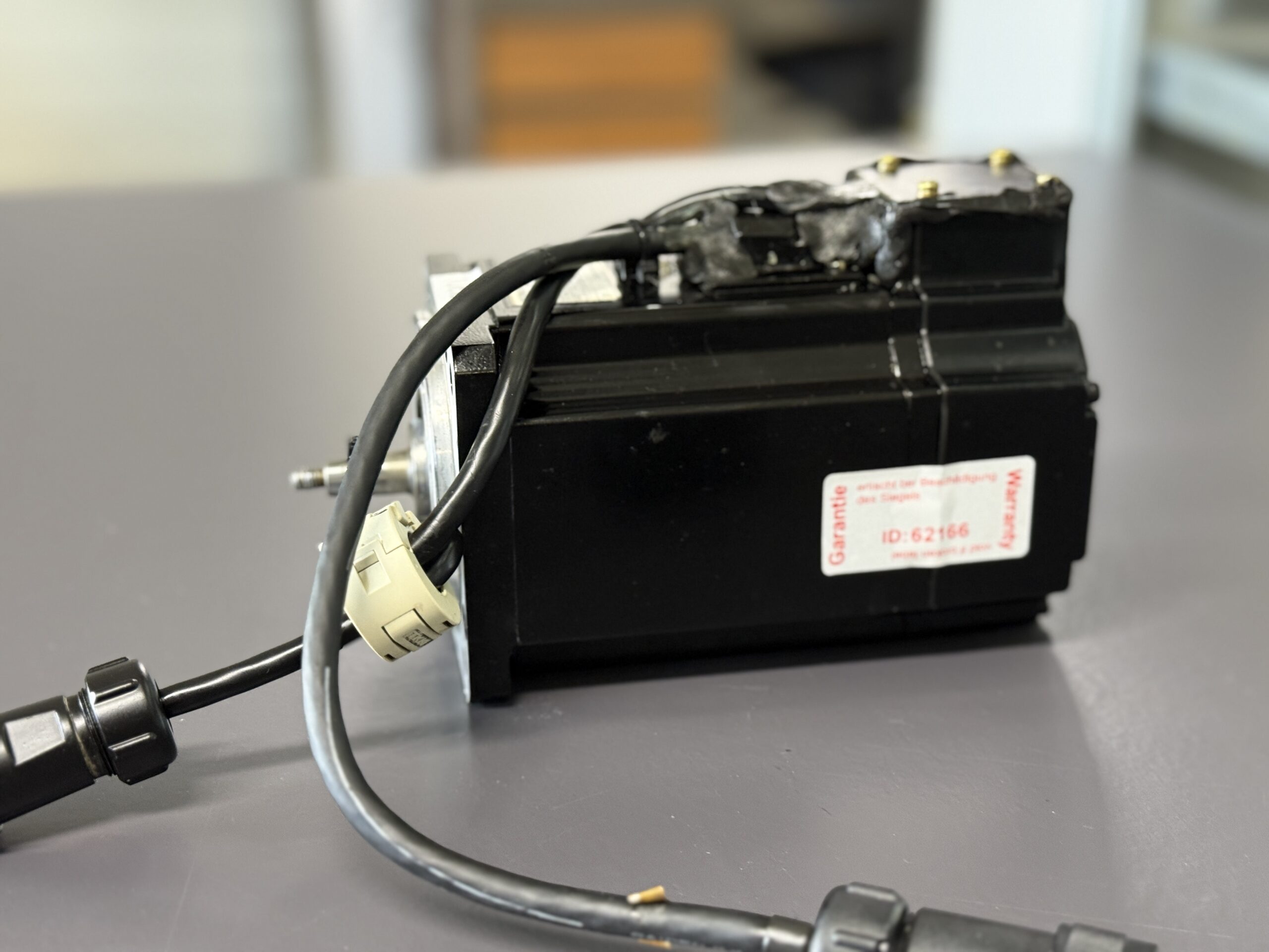 Yaskawa AC Servo Motor SGMGH-03A5A-SE16 Seite 3