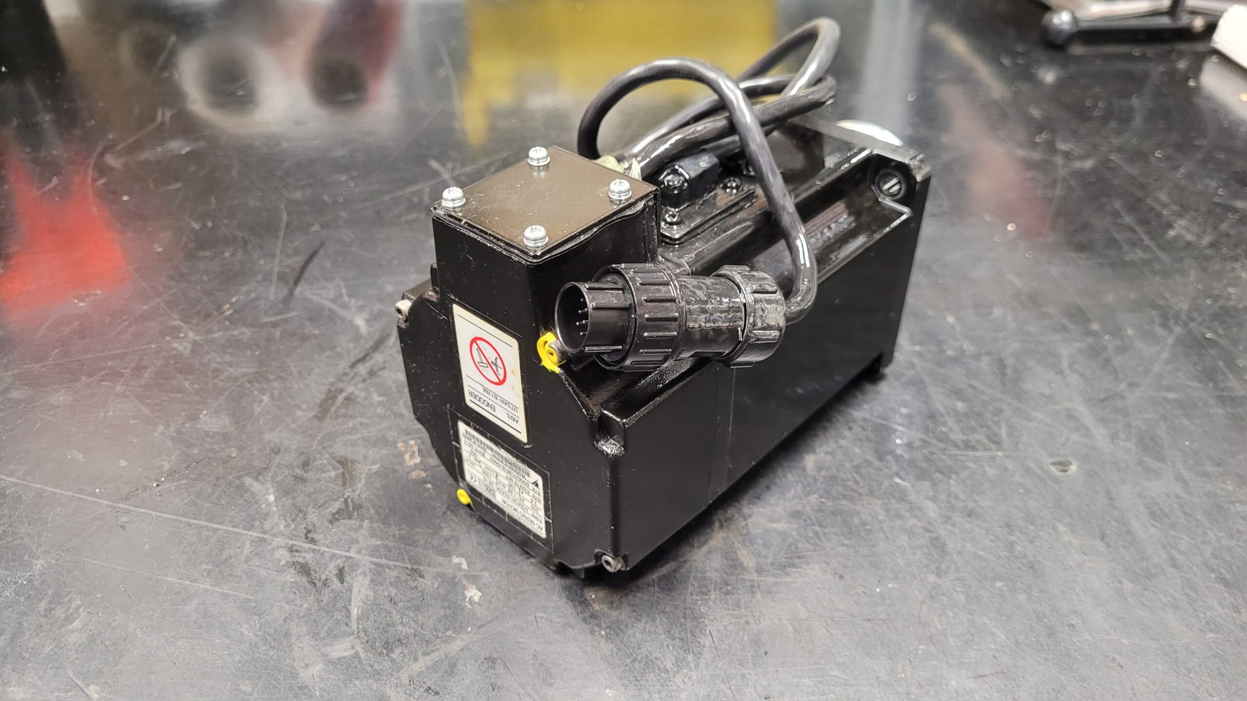 Yaskawa AC Servo Motor SGMGH-03A5A-SE16 vor der Reparatur 2