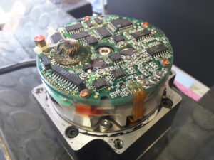 Yaskawa AC Servo Motor SGMP-02AWYR12 mit Encoder Yaskawa UTMAH-B12BF1S