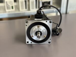 Yaskawa AC Servo Motor SGMPH-08A1A4S Front Ansicht