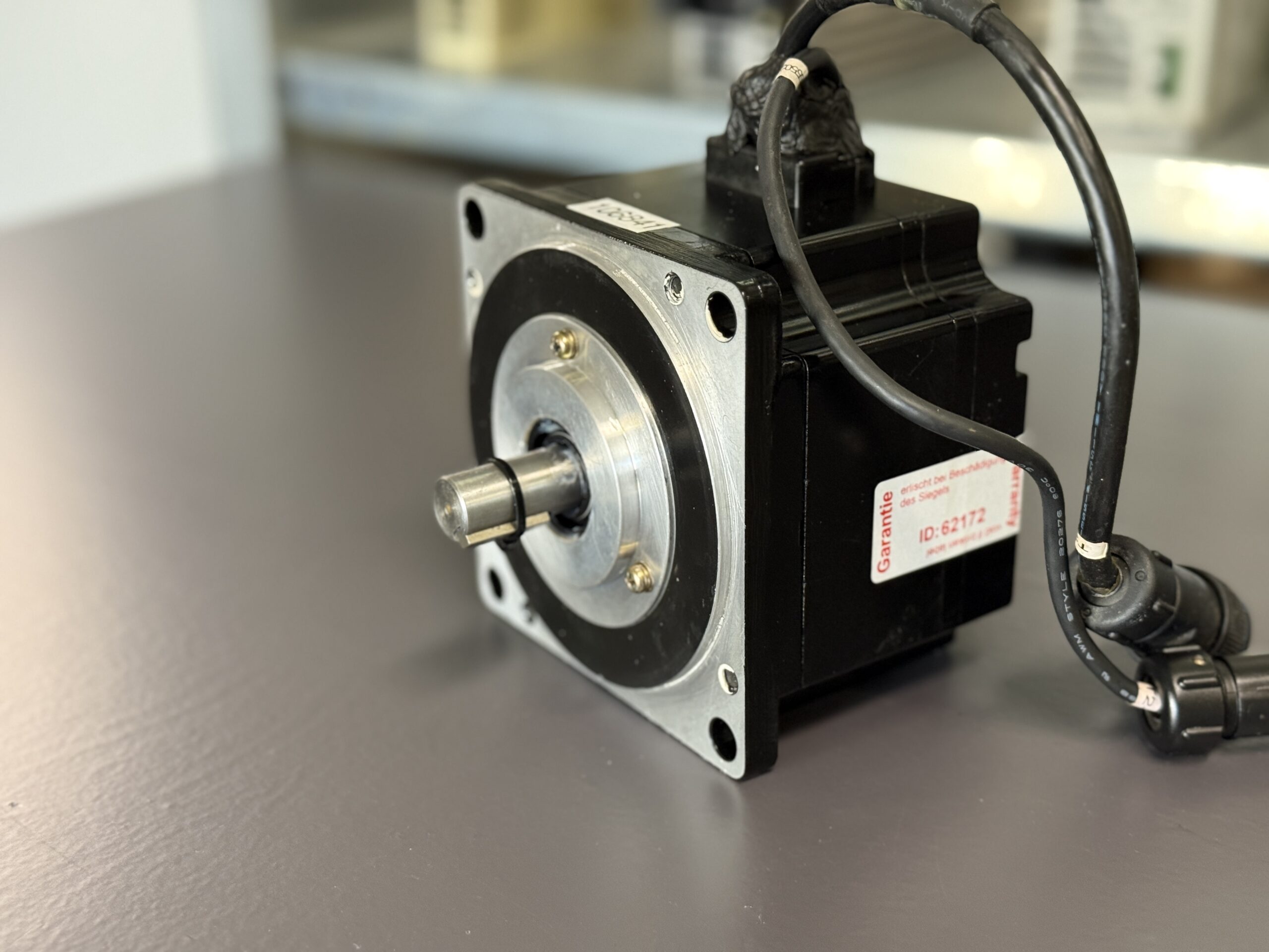 Yaskawa AC Servo Motor SGMPH-08A1A4S Seite 1