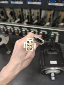 Yaskawa AC Servo Motor SGMPH-15A1A6D Anschlüsse