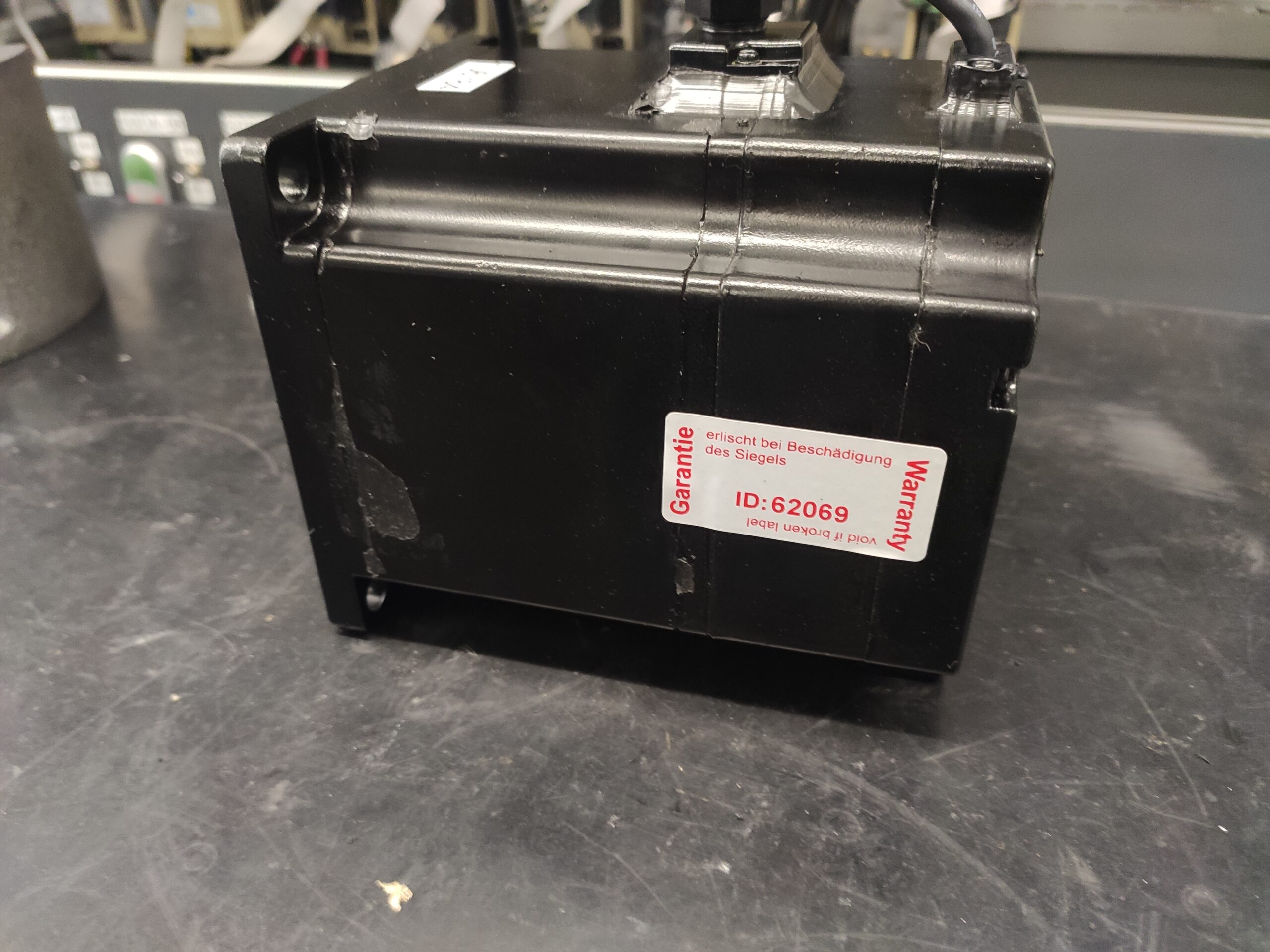 Yaskawa AC Servo Motor SGMPH-15A1A6D Seite 1