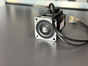 Yaskawa AC Servomotor SGMP-02AWYR12 Seite 5