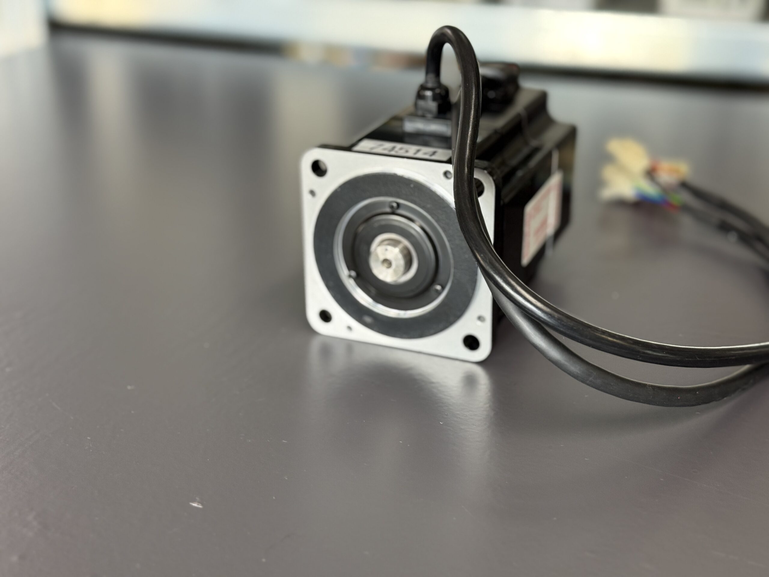 Yaskawa AC Servomotor SGMP-02AWYR12 Seite 5