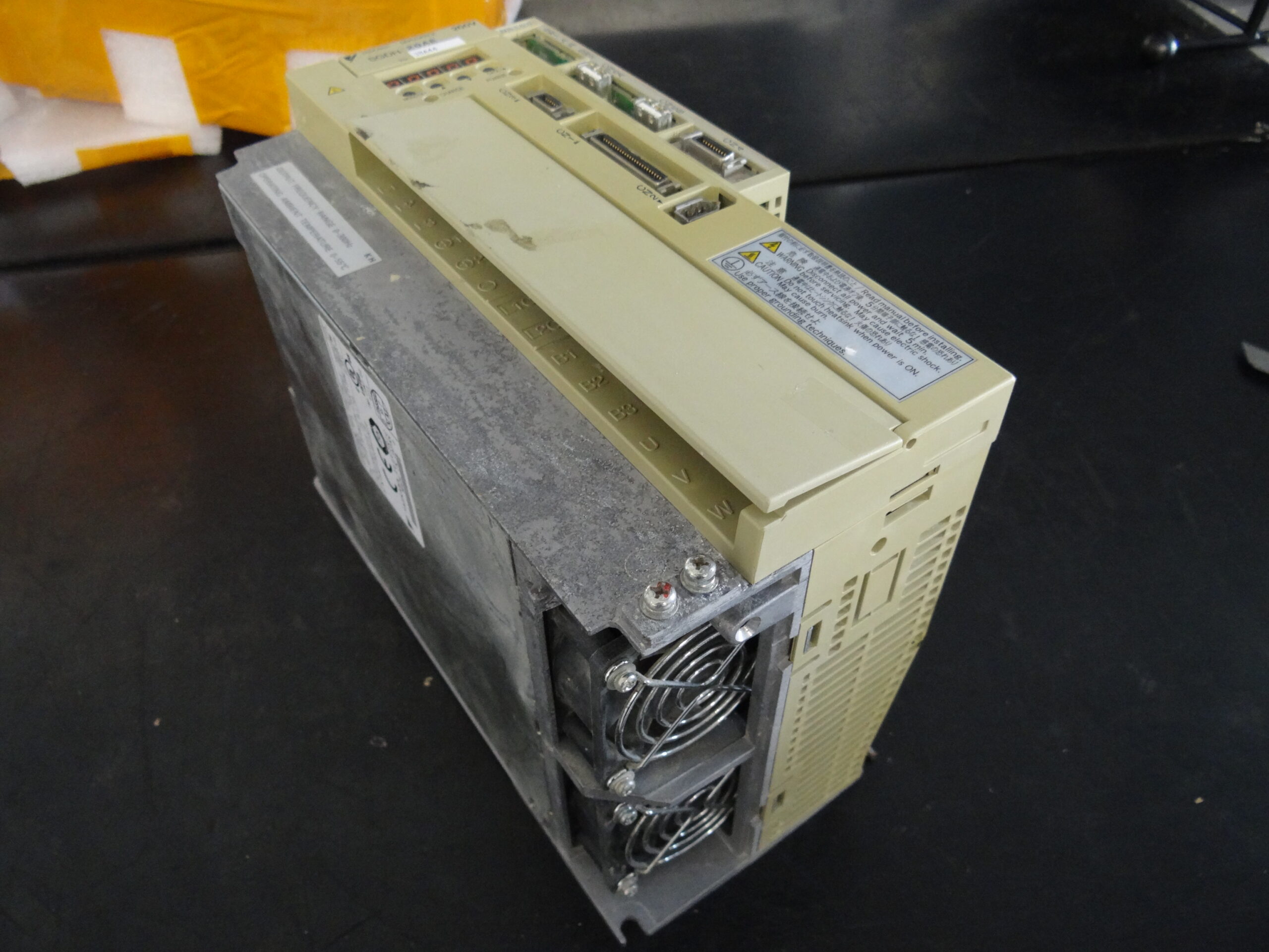 Yaskawa SGDH-20AE AC Servopack vor der Reparatur