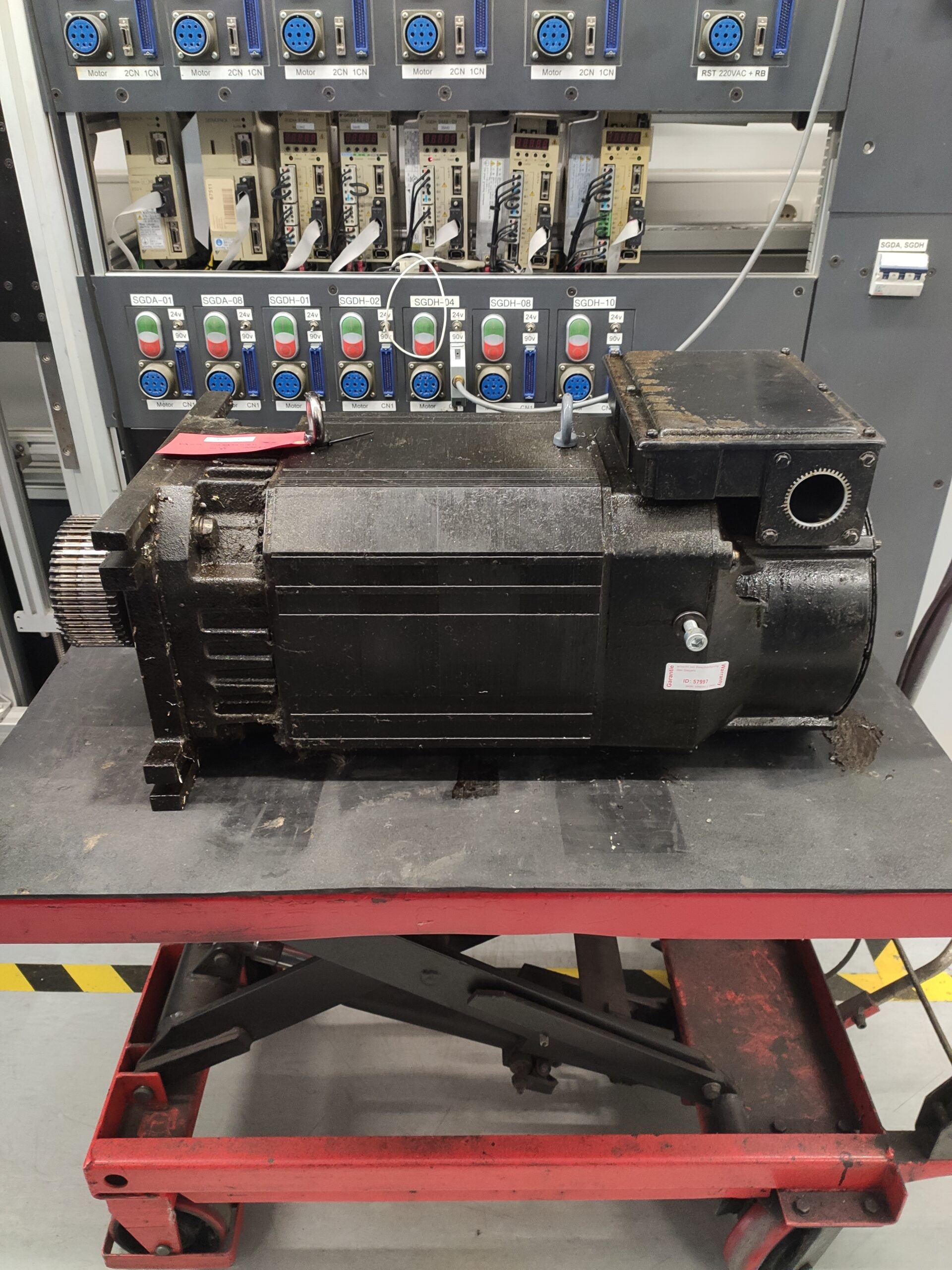 Yaskawa UAASKB-11LYA11 AC Spindle Motor Seite 2