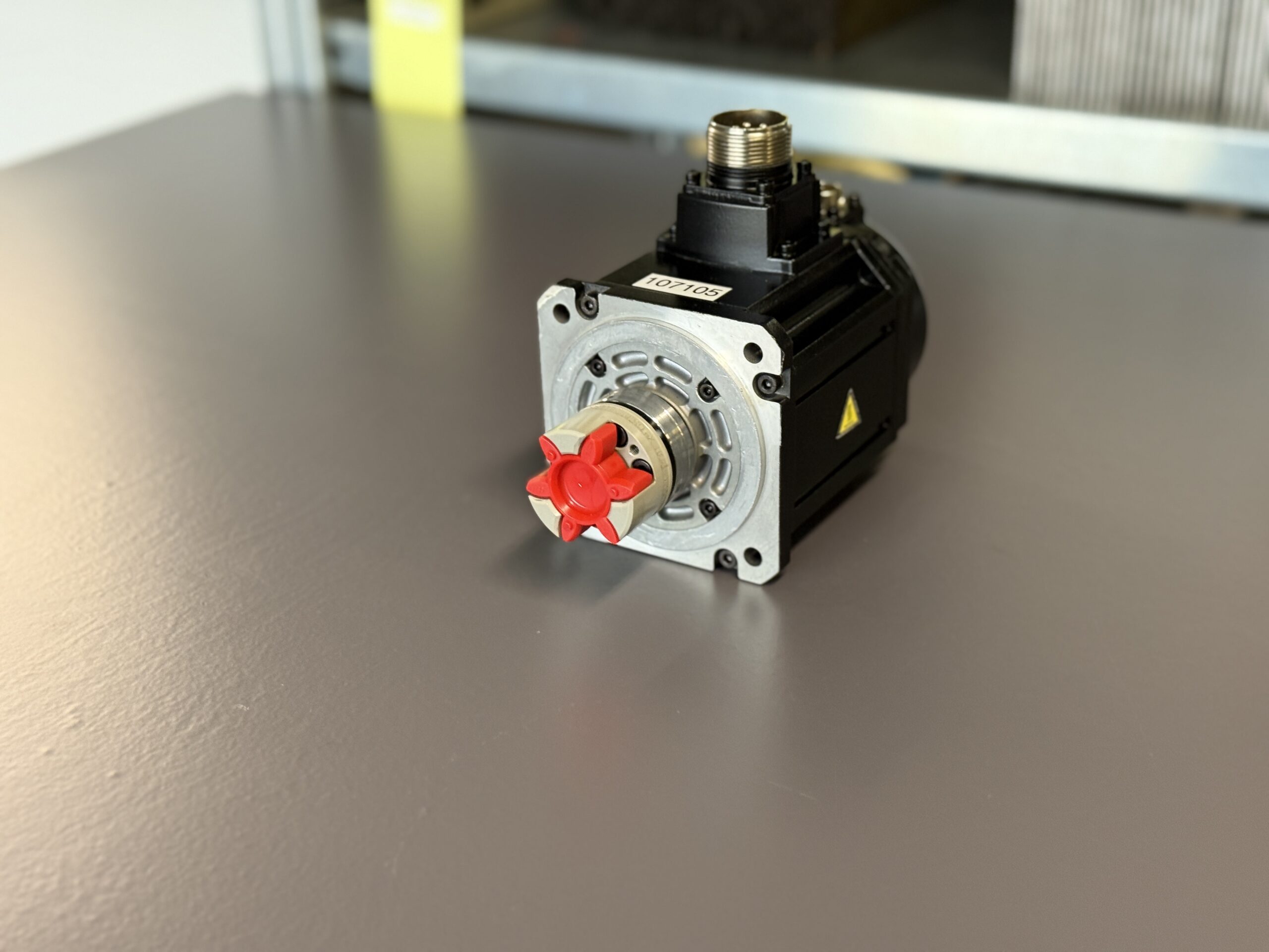 Mitsubishi AC Servo Motor HF-H75S Seite 4