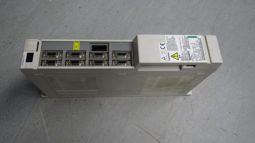 Mitsubishi Servo Drive Unit MDS-B-V2-1010 vor der Reparatur 1
