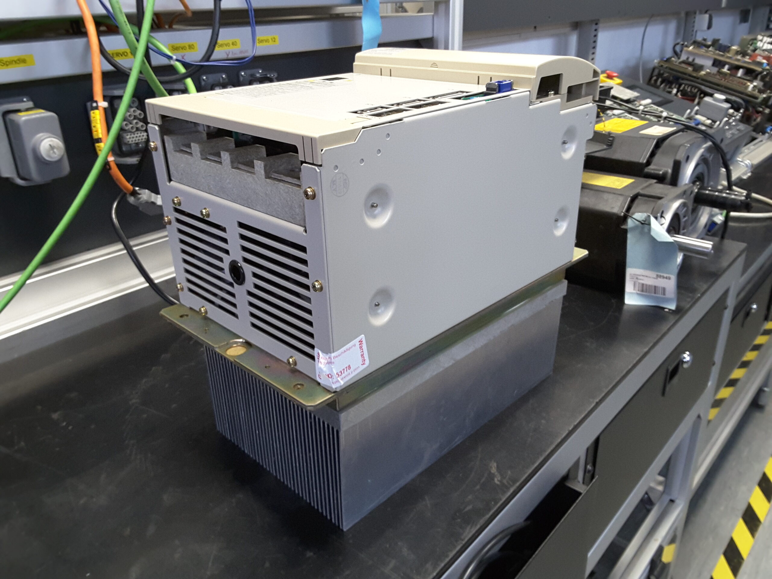 Yaskawa CIMR-M5N2030 AC Inverter Ansicht 2