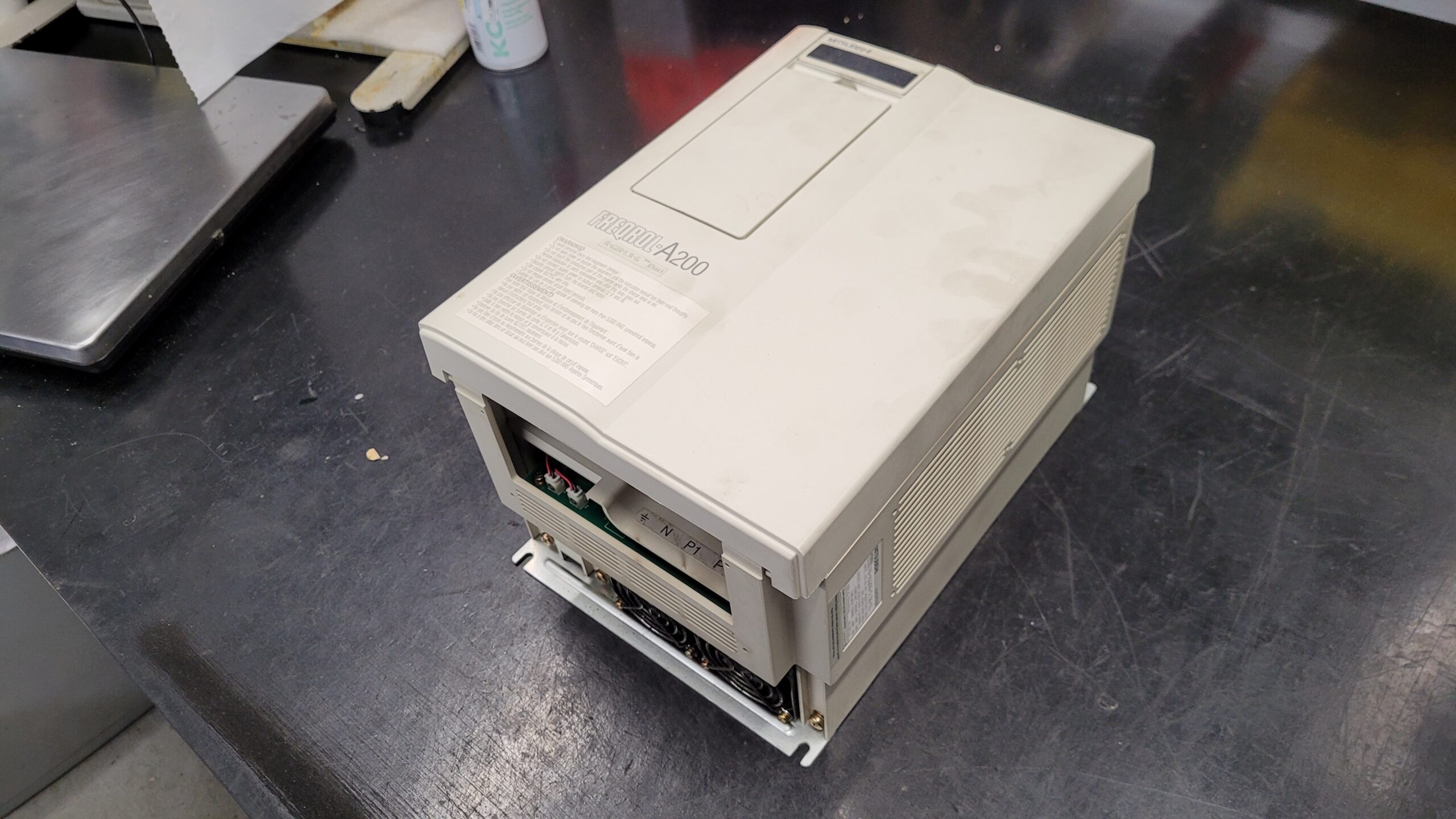 Mitsubishi FR-A220E-5.5K-UL Inverter vor der Reparatur
