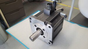 Mitsubishi HC-SFS352 AC Servo Motor vor der Reparatur 2