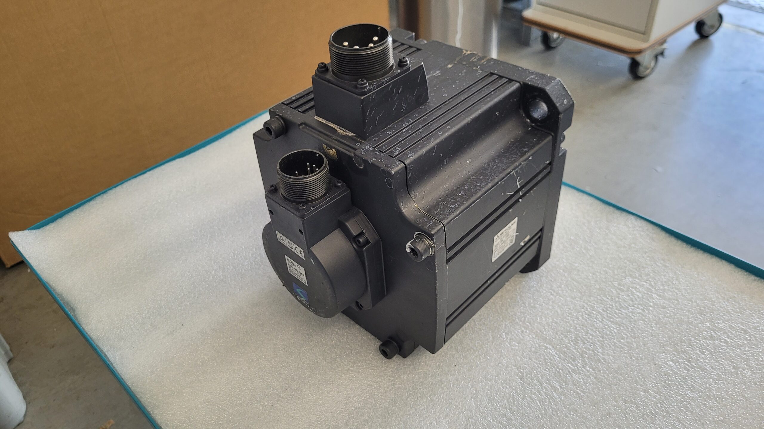 Mitsubishi HC-SFS352 AC Servo Motor vor der Reparatur 3
