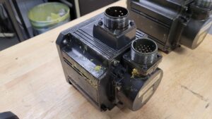 Mitsubishi HC103S-SZ AC servo Motor vor der Reparatur