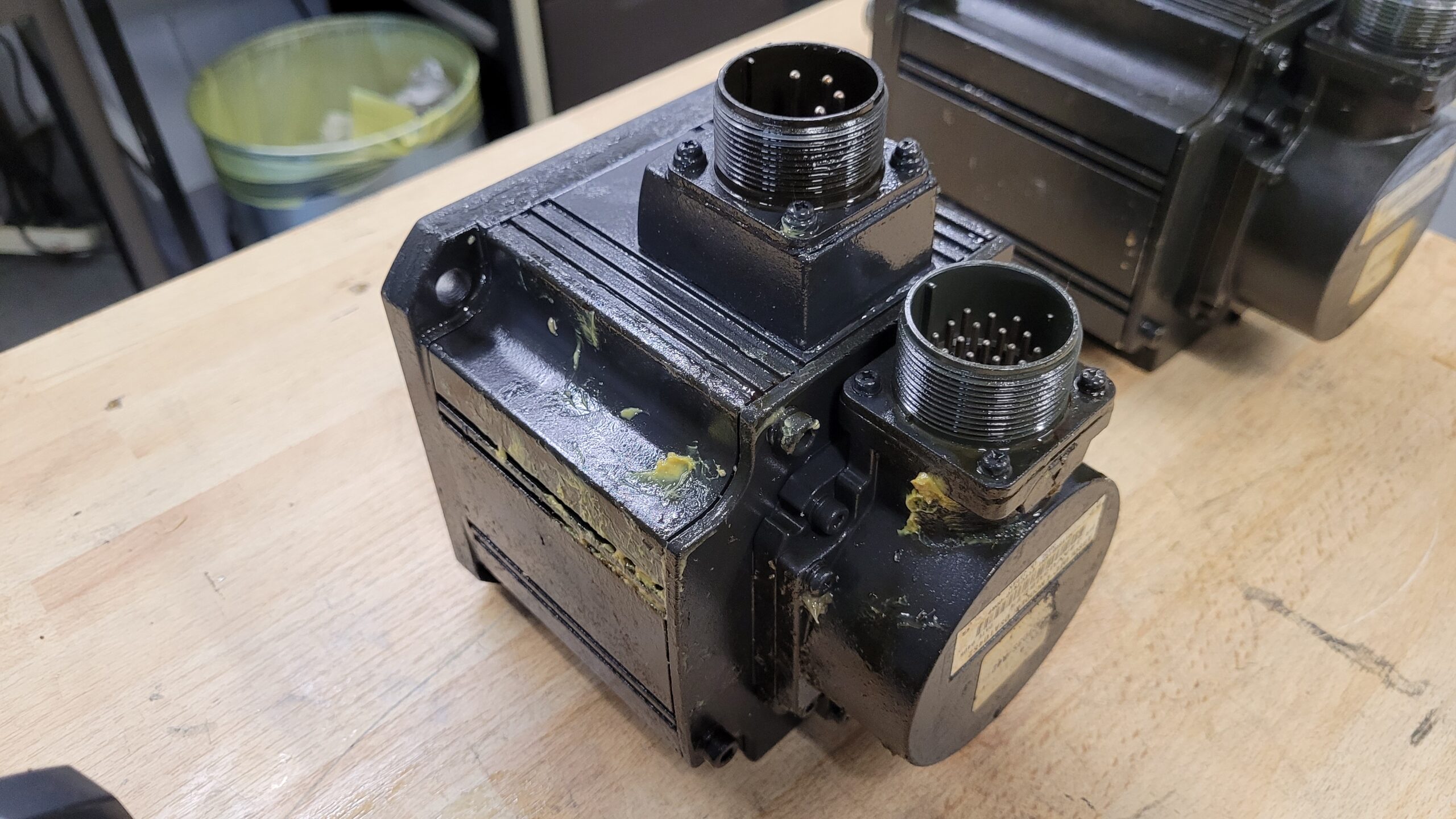 Mitsubishi HC103S-SZ AC servo Motor vor der Reparatur