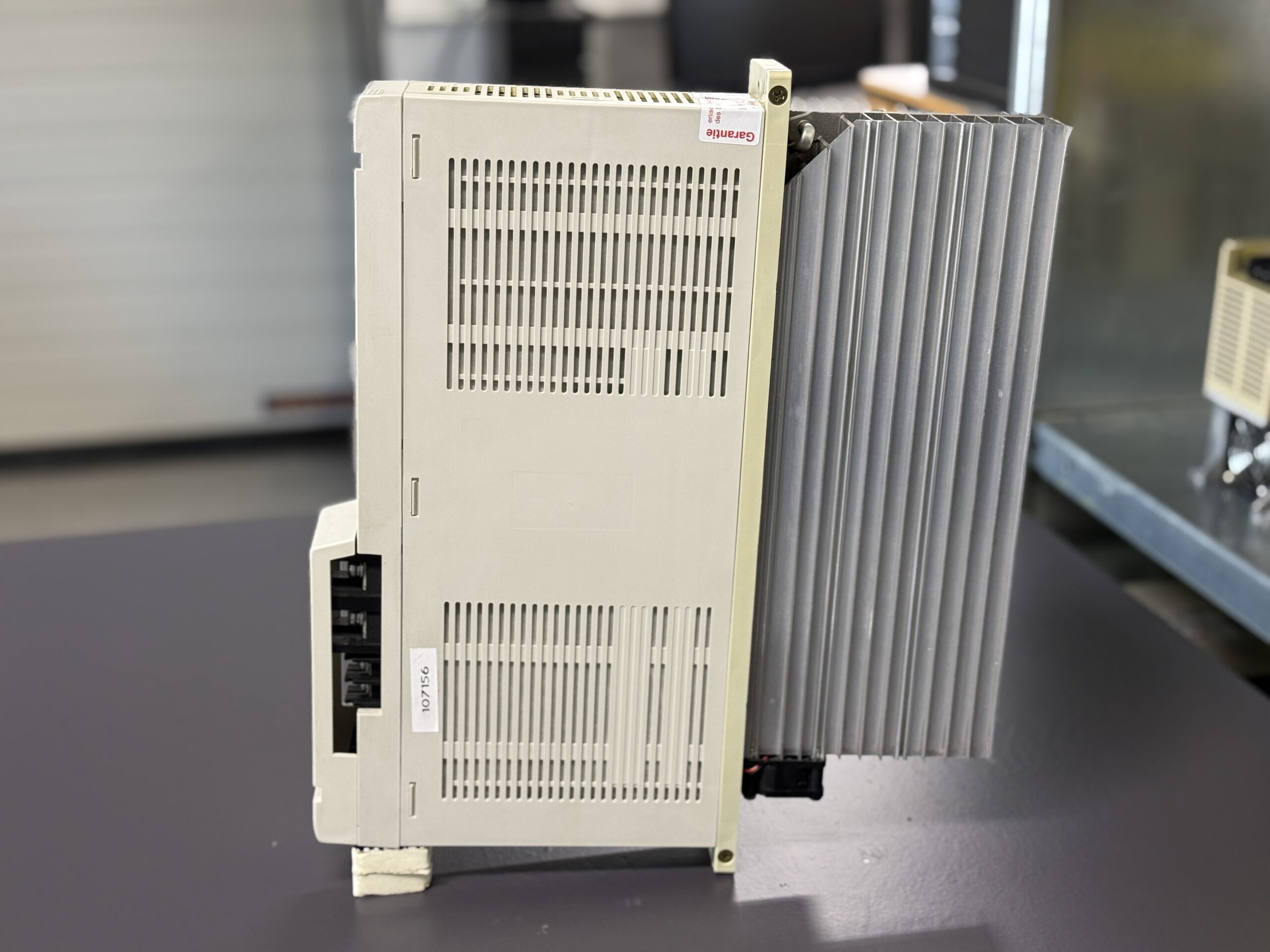 Mitsubishi MDS-B-V14-35 Servo Drive Unit Seite 1