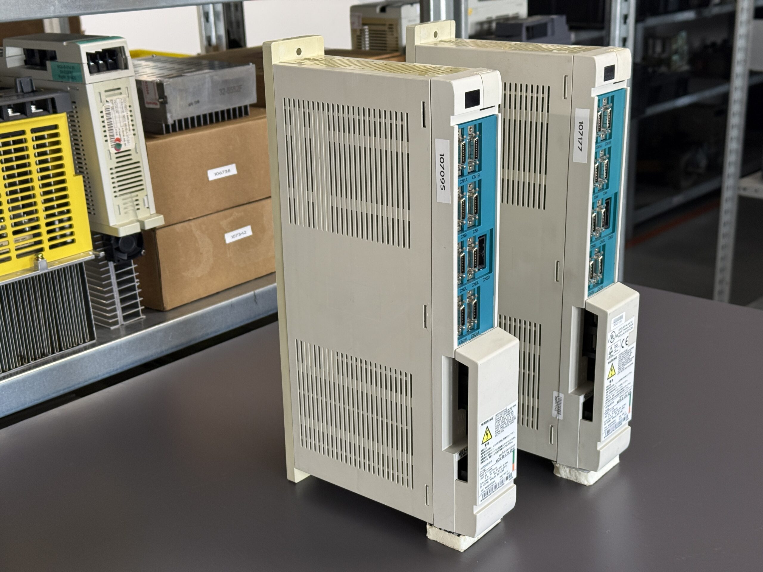 Mitsubishi MDS-B-V24-0505 Servo Drive Unit Ansicht 1
