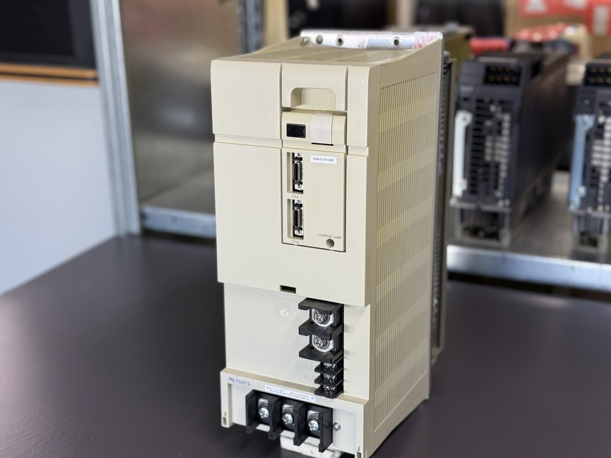 Mitsubishi MDS-C1-CV-300 Power Supply Unit Seite 1