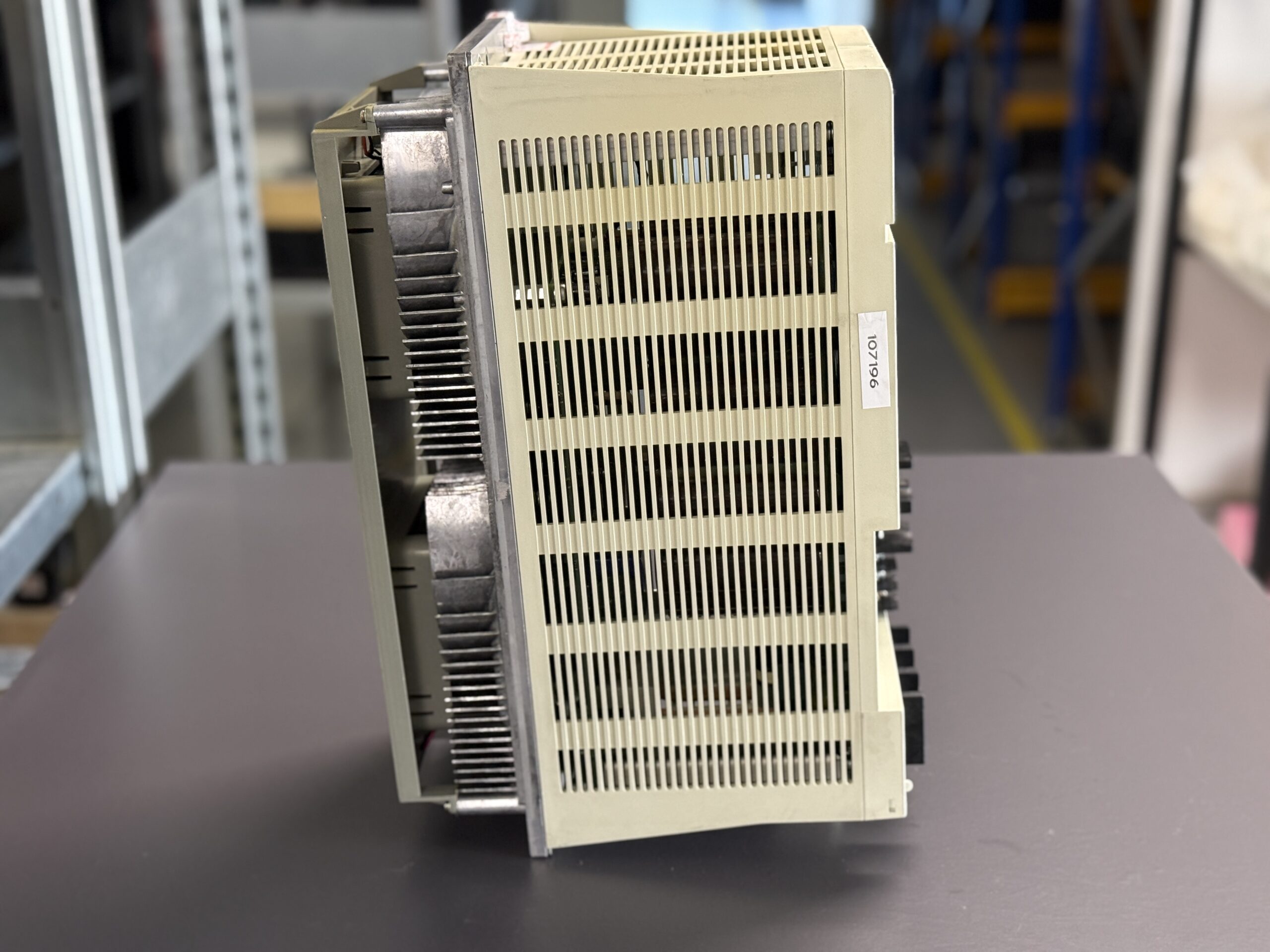Mitsubishi MDS-C1-CV-300 Power Supply Unit Seite 4