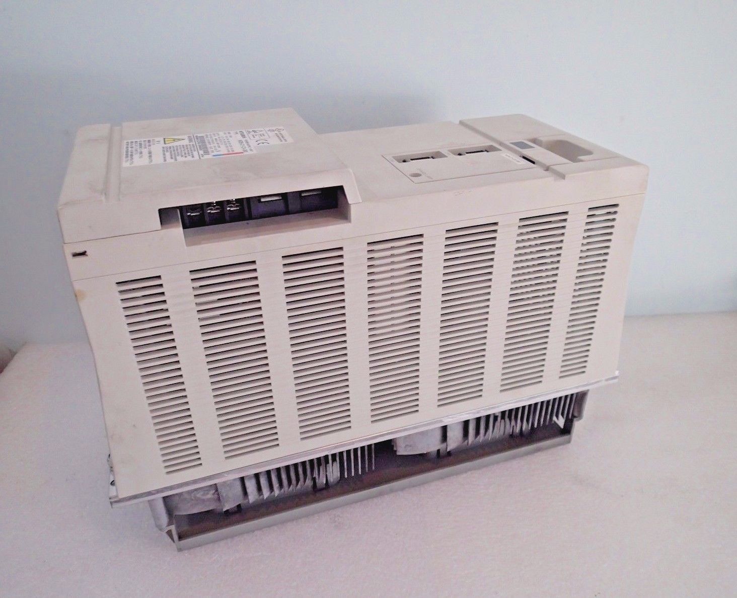 Mitsubishi MDS-C1-CV-300 Power Supply Unit vor der Reparatur 2