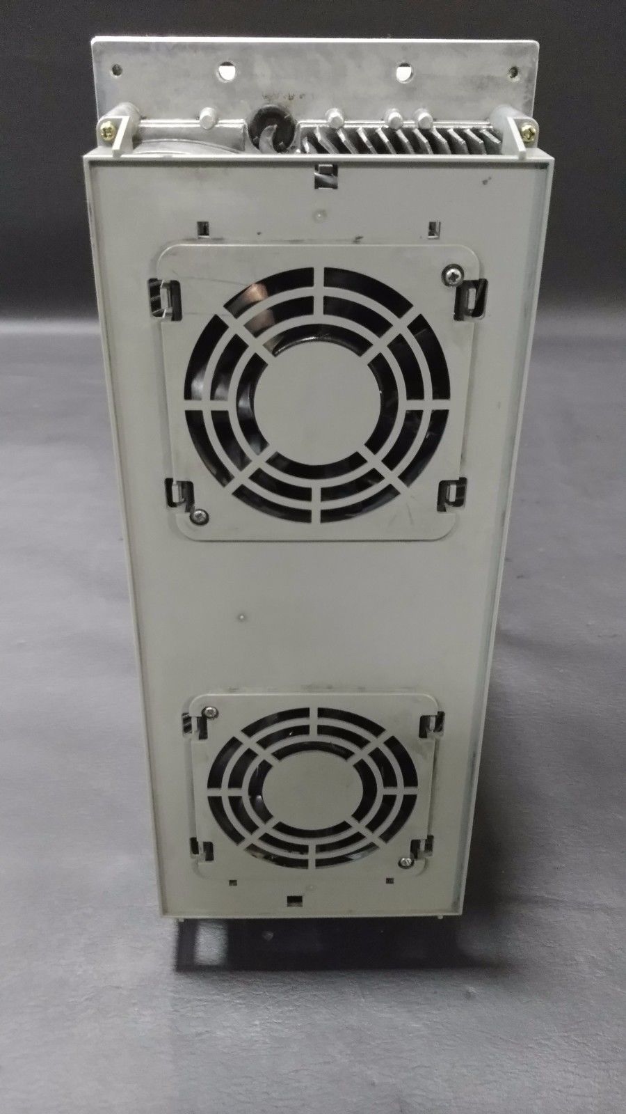 Mitsubishi MDS-C1-CV-300 Power Supply Unit vor der Reparatur 3
