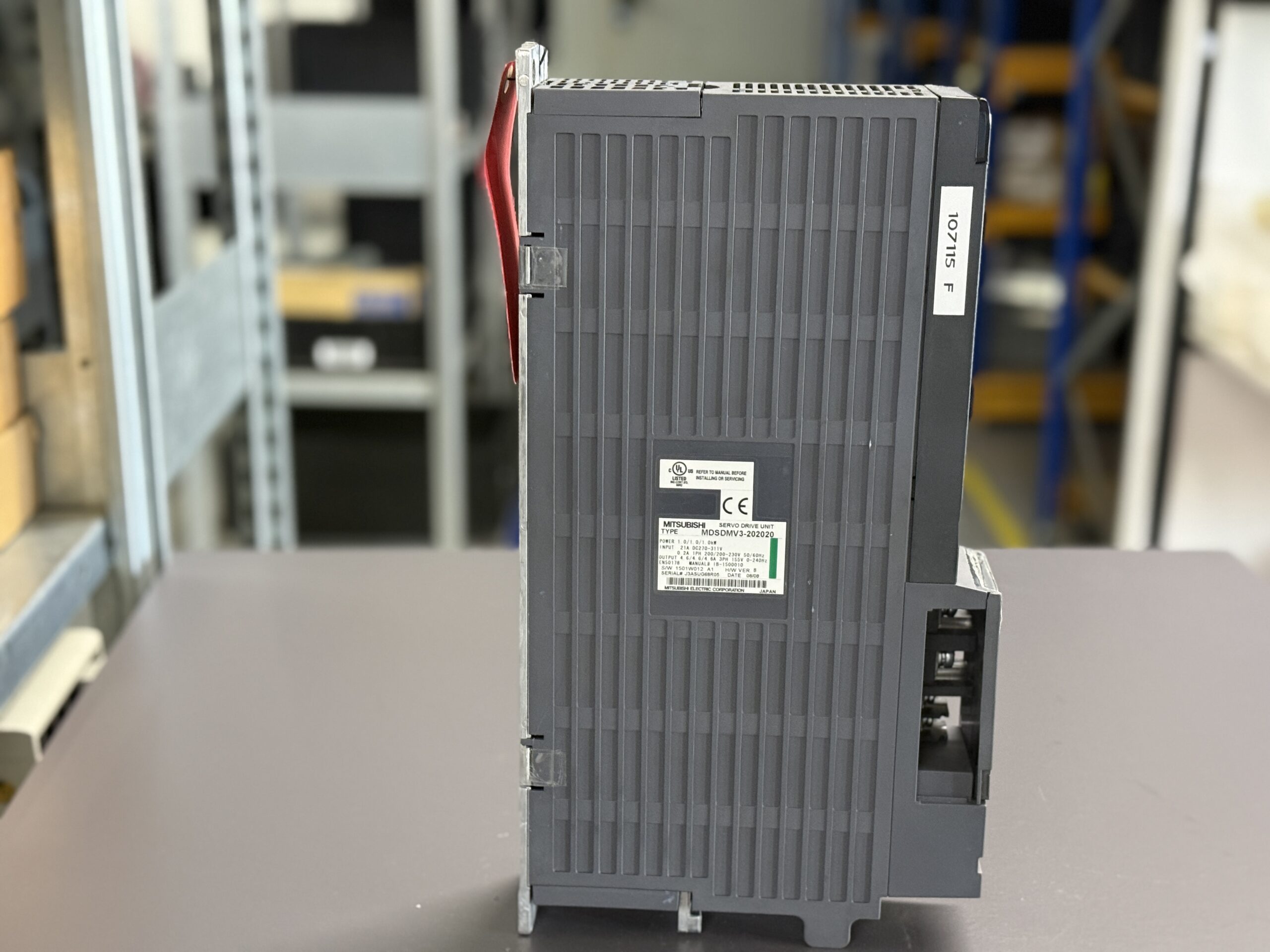 Mitsubishi MDSDMV3-202020 rem MDS-DM-V3-202020 Servo Drive Unit Seite 1
