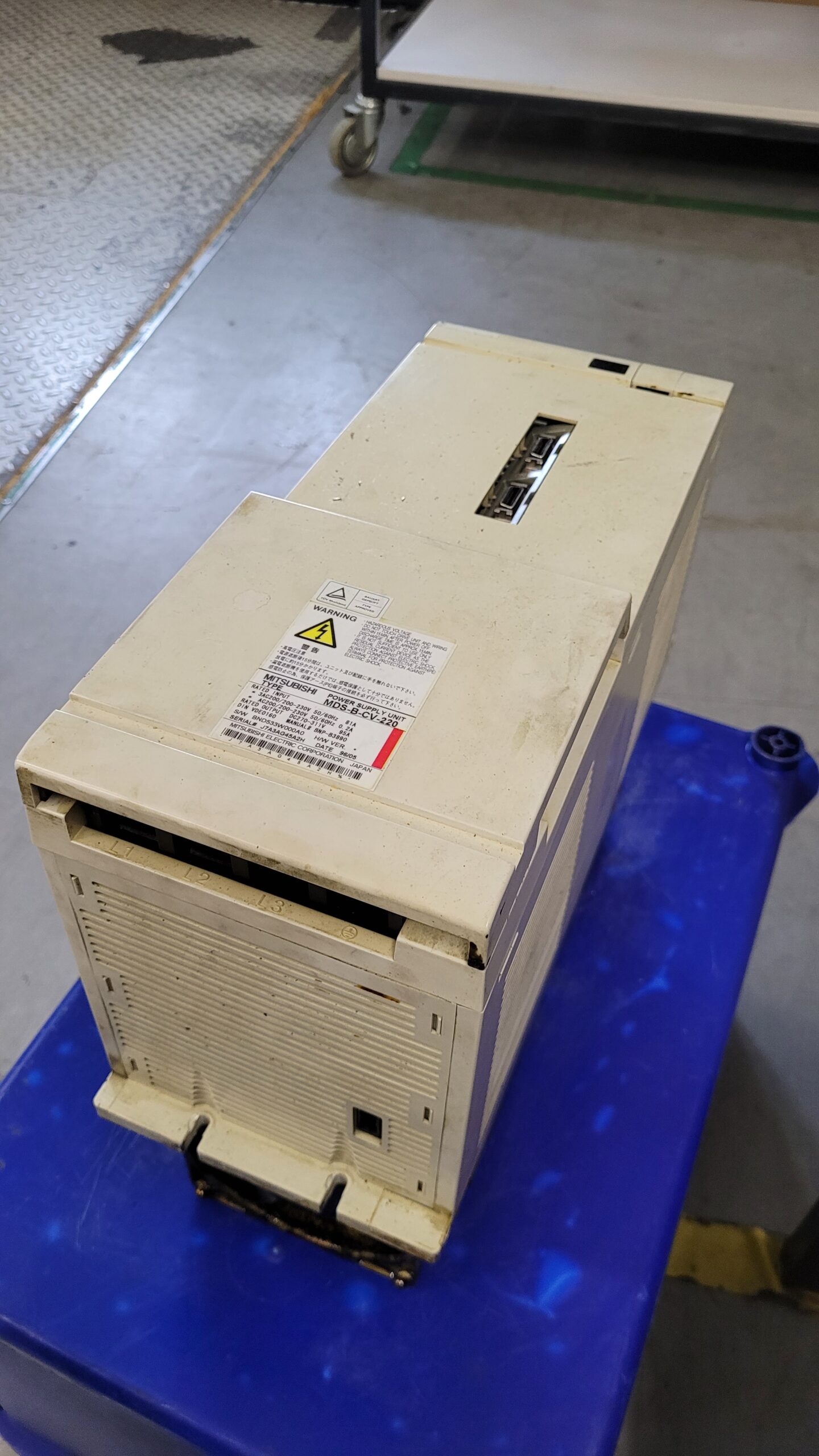Mitsubishi Power Supply Unit MDS-B-CV-220 vor der Reparatur 1