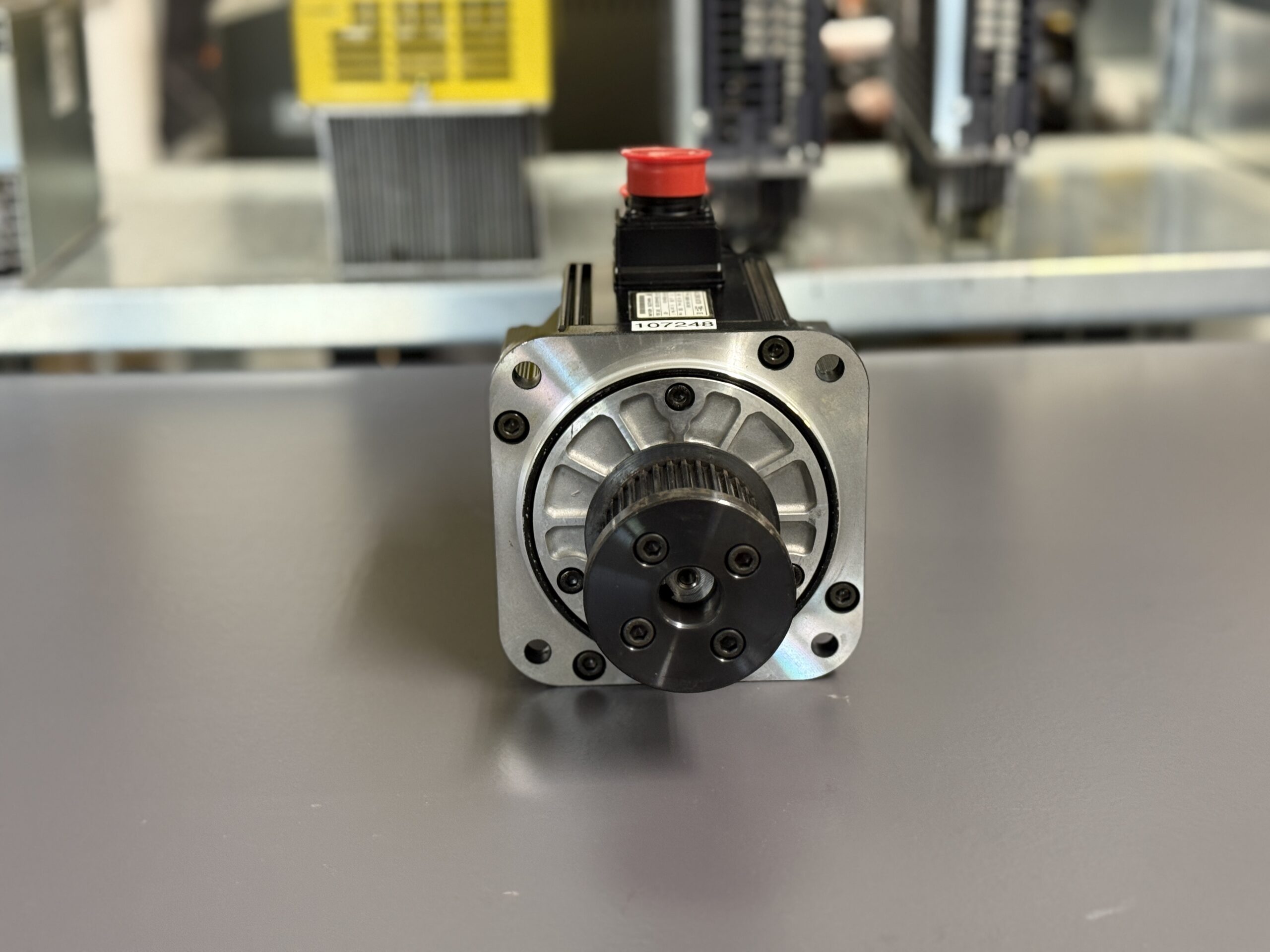 Yaskawa AC Servo Motor SGMGH-09ACA6S Ansicht vorne