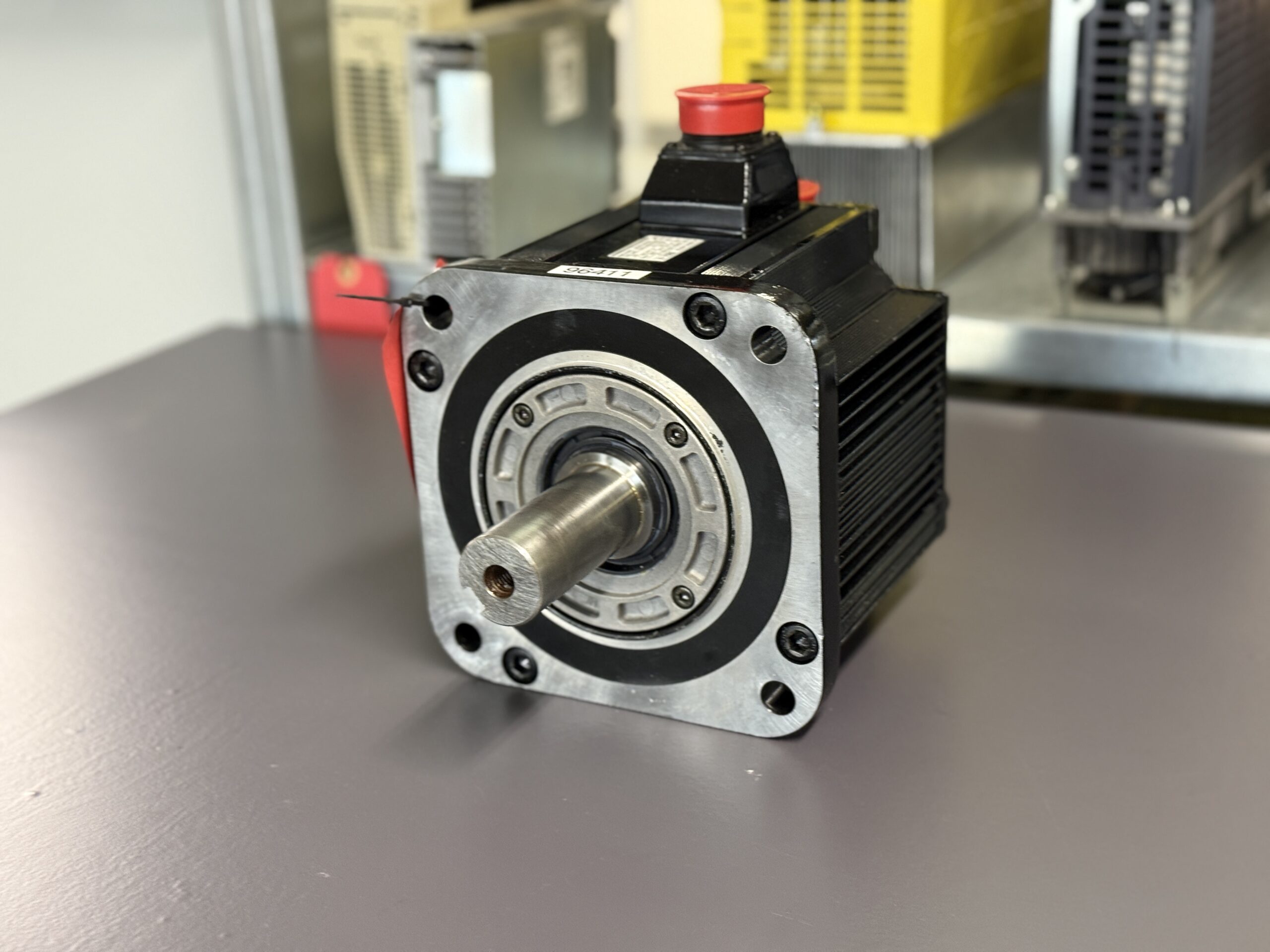 Yaskawa AC Servo Motor SGMGH-30DCA6F-OY Anischt 4