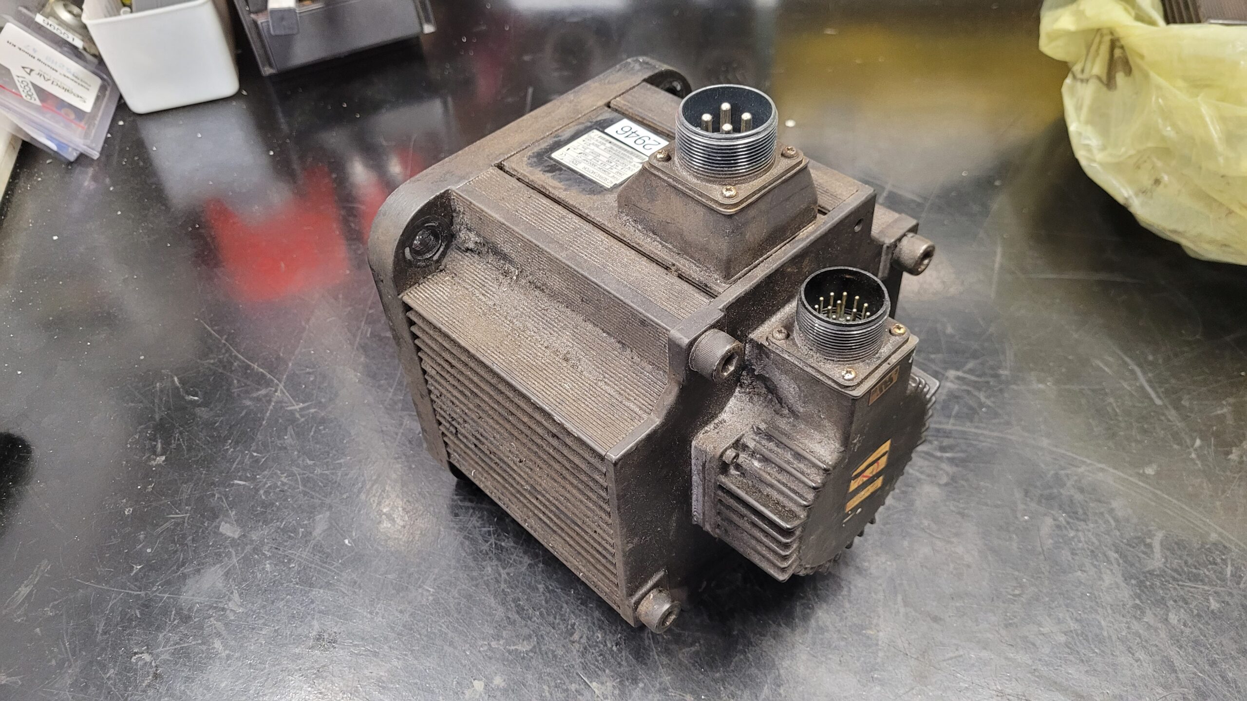 Yaskawa AC Servo Motor SGMGH-30DCA6F-OY vor der Reparatur 1