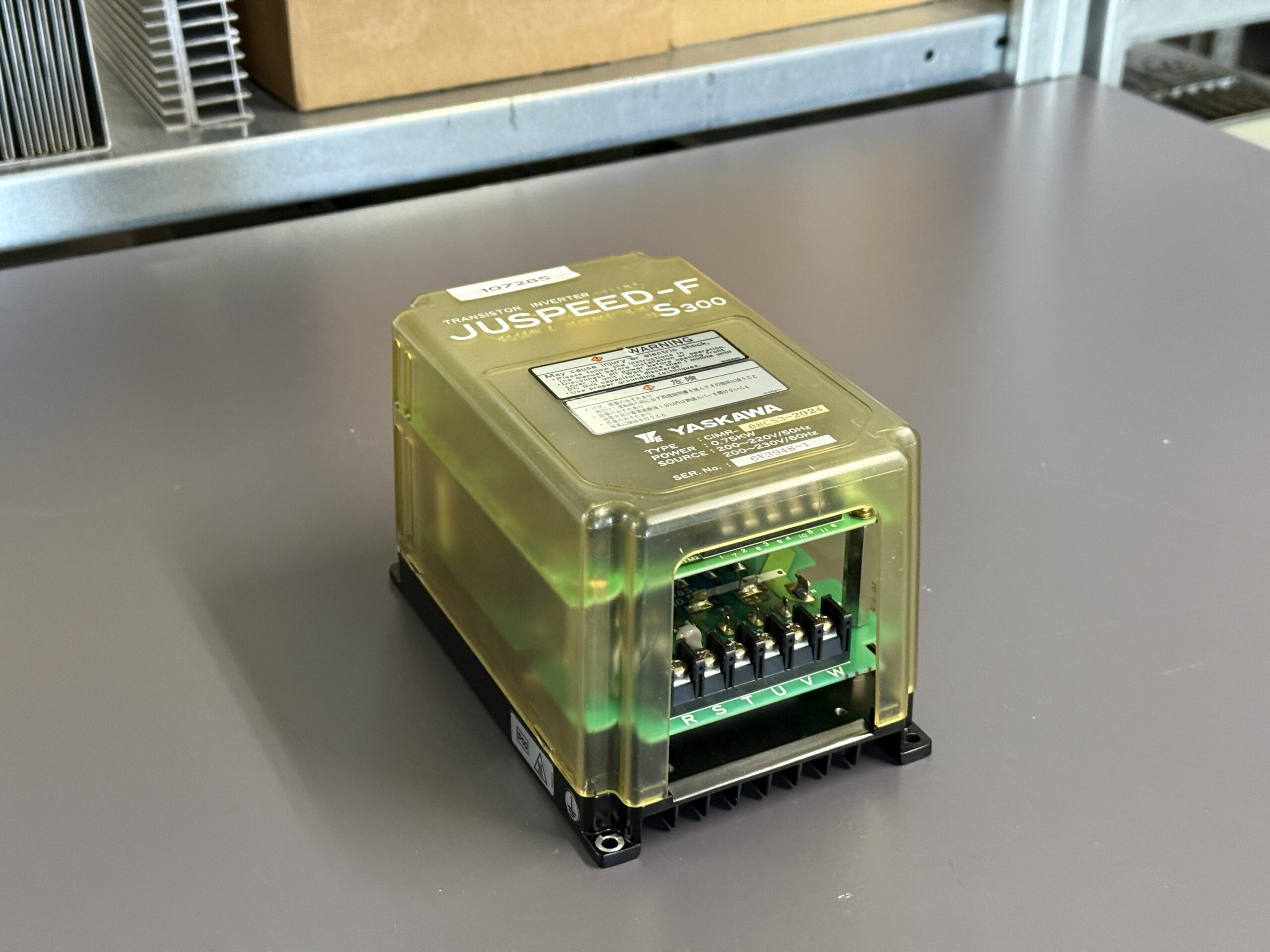 Yaskawa Inverter Juspeed-F S300 Series CIMR-08CS3-2024 Hauptbild