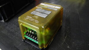 Yaskawa Inverter Juspeed-F S300 Series CIMR-08CS3-2024 vor der Reparatur