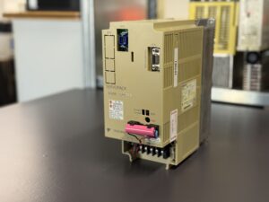 Yaskawa SGDB-10ANY11 Servopack Seite 2